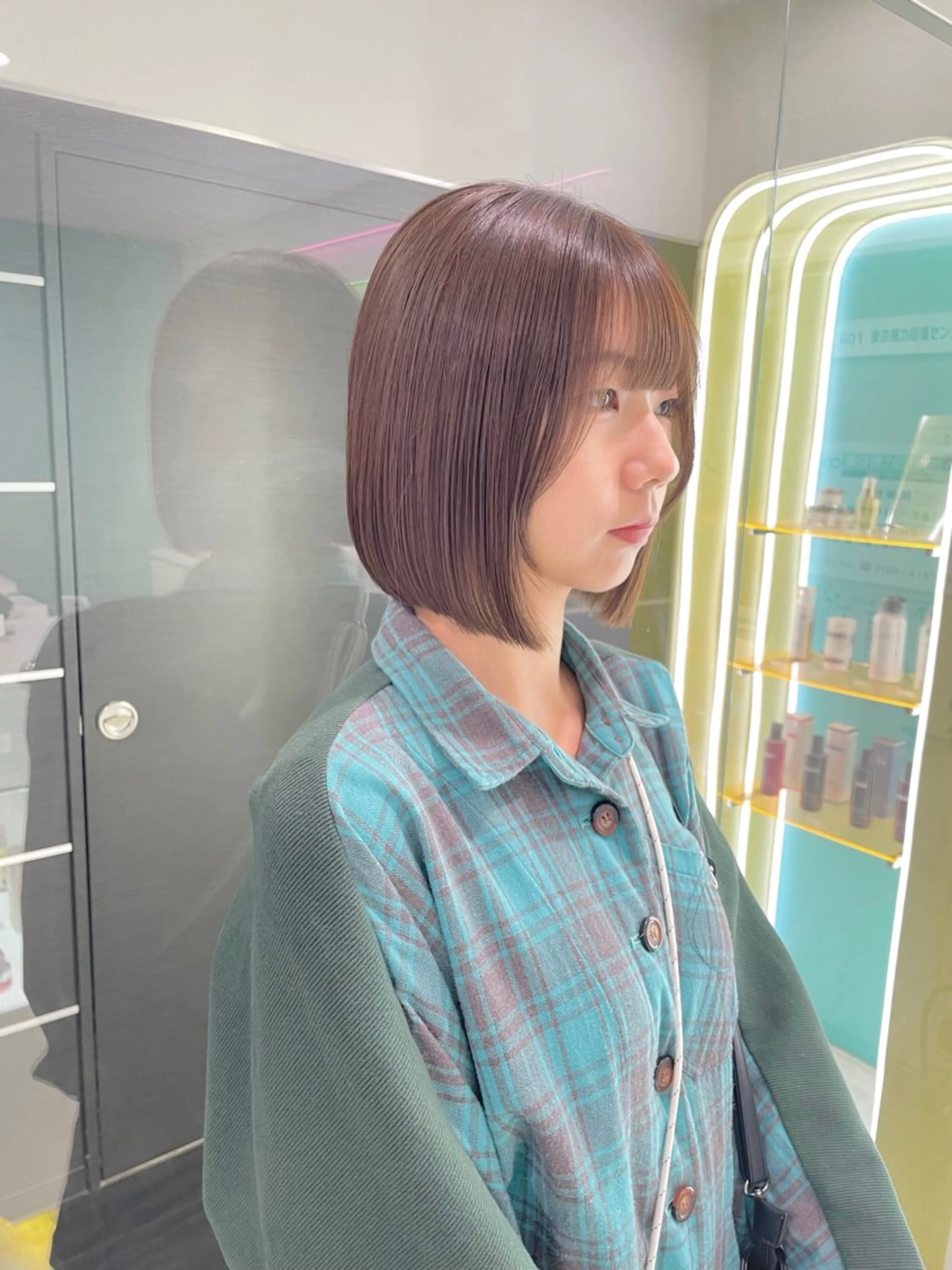 ショート カラー パーマ ヘアアレンジ メンズ 切りっぱなしボブ メンズブリーチ ブリーチ ブリーチなしカラー ボブ 透明感カラー・レイヤ ー🎀amika🎀のヘアスタイル