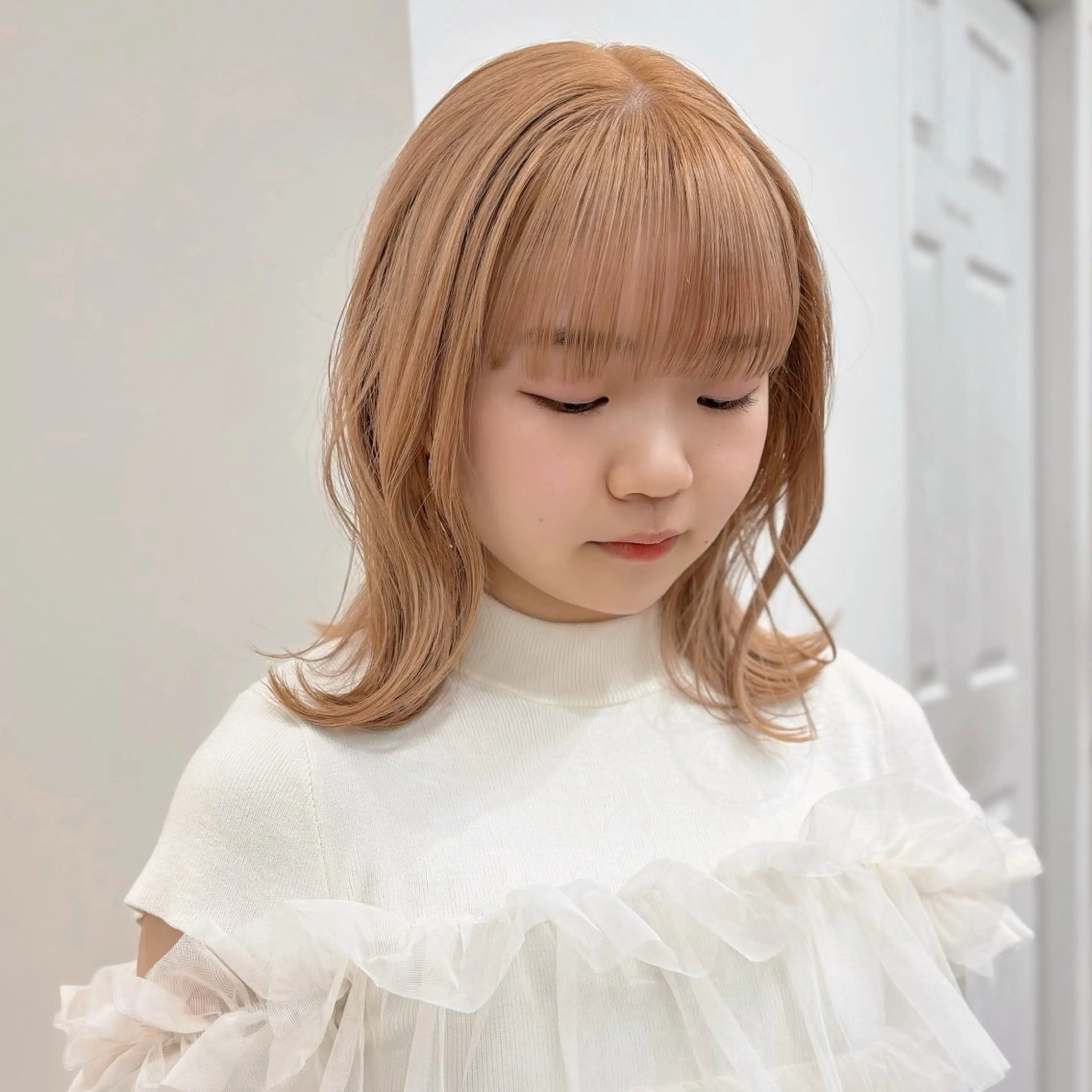 ミディアム カラー ヘアアレンジ ベージュカラー ブリーチ ブロンド ブロンドベージュ Apero【アペロ】所属・パーマ/暖色/ボブ イワタテ🇰🇷のヘアスタイル