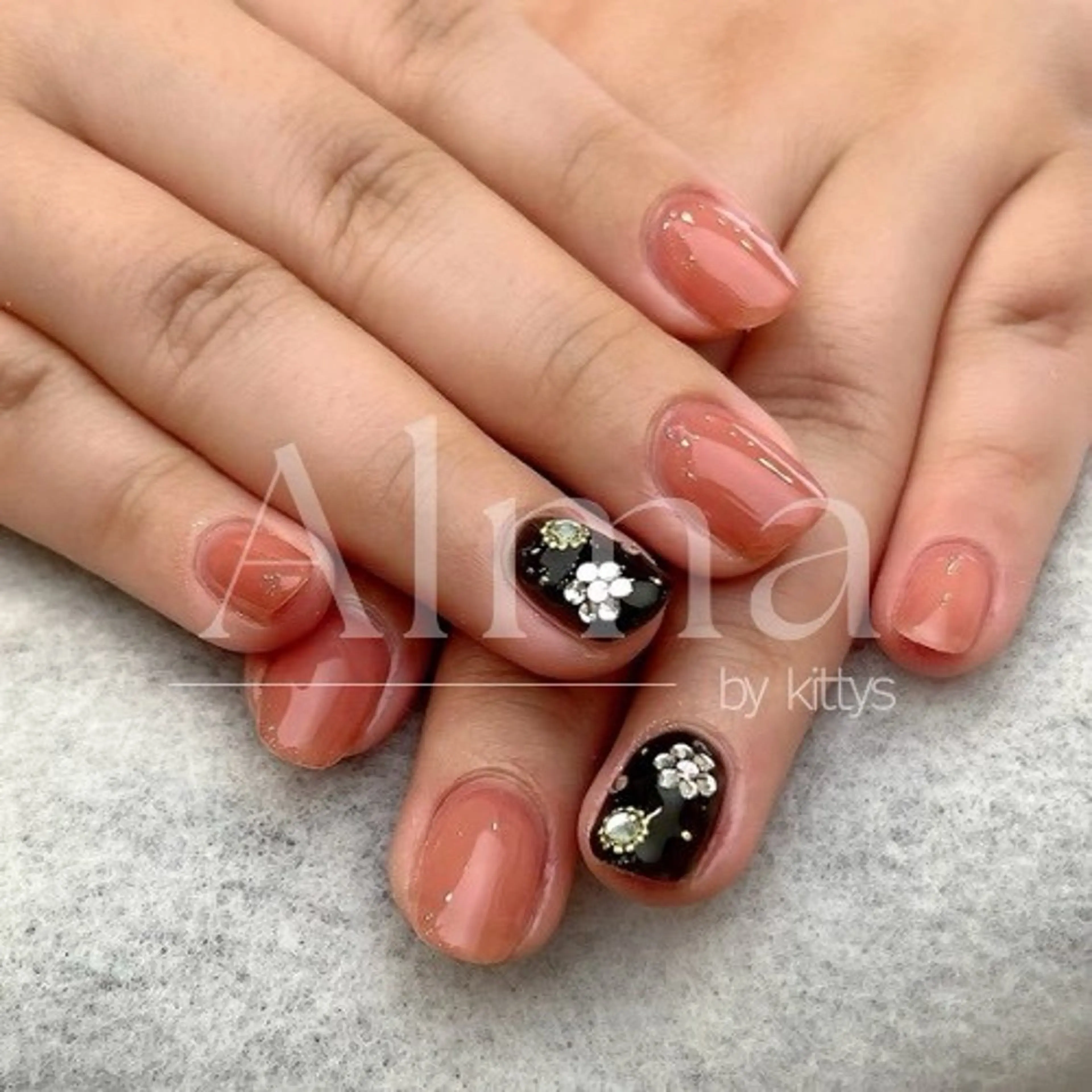 ネイル ハンドネイル Alma by kittys 谷保店所属・Alma chitoseのネイルデザイン