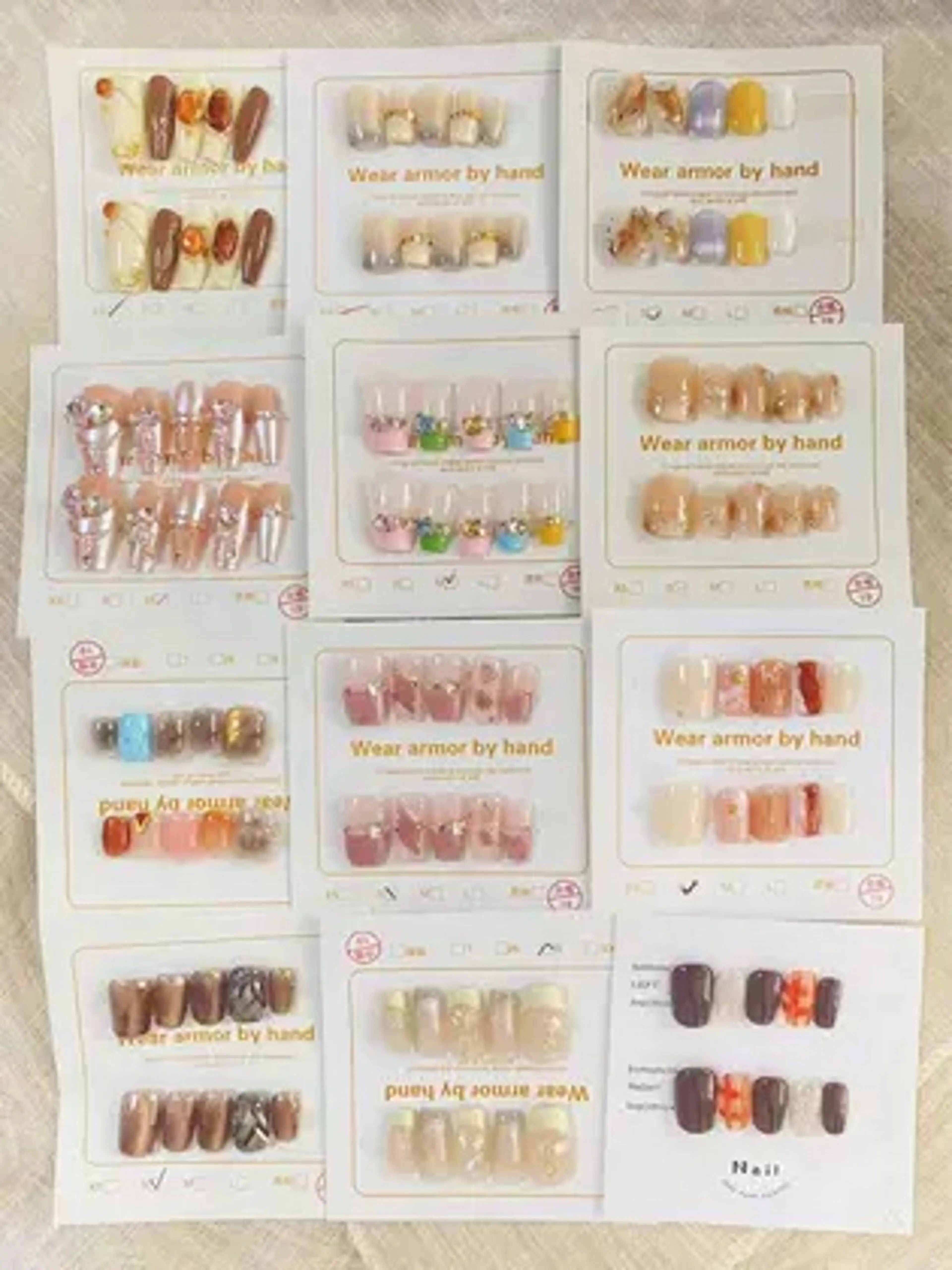 【つけ爪】使い切り次第終了！ワンホンネイルの写真