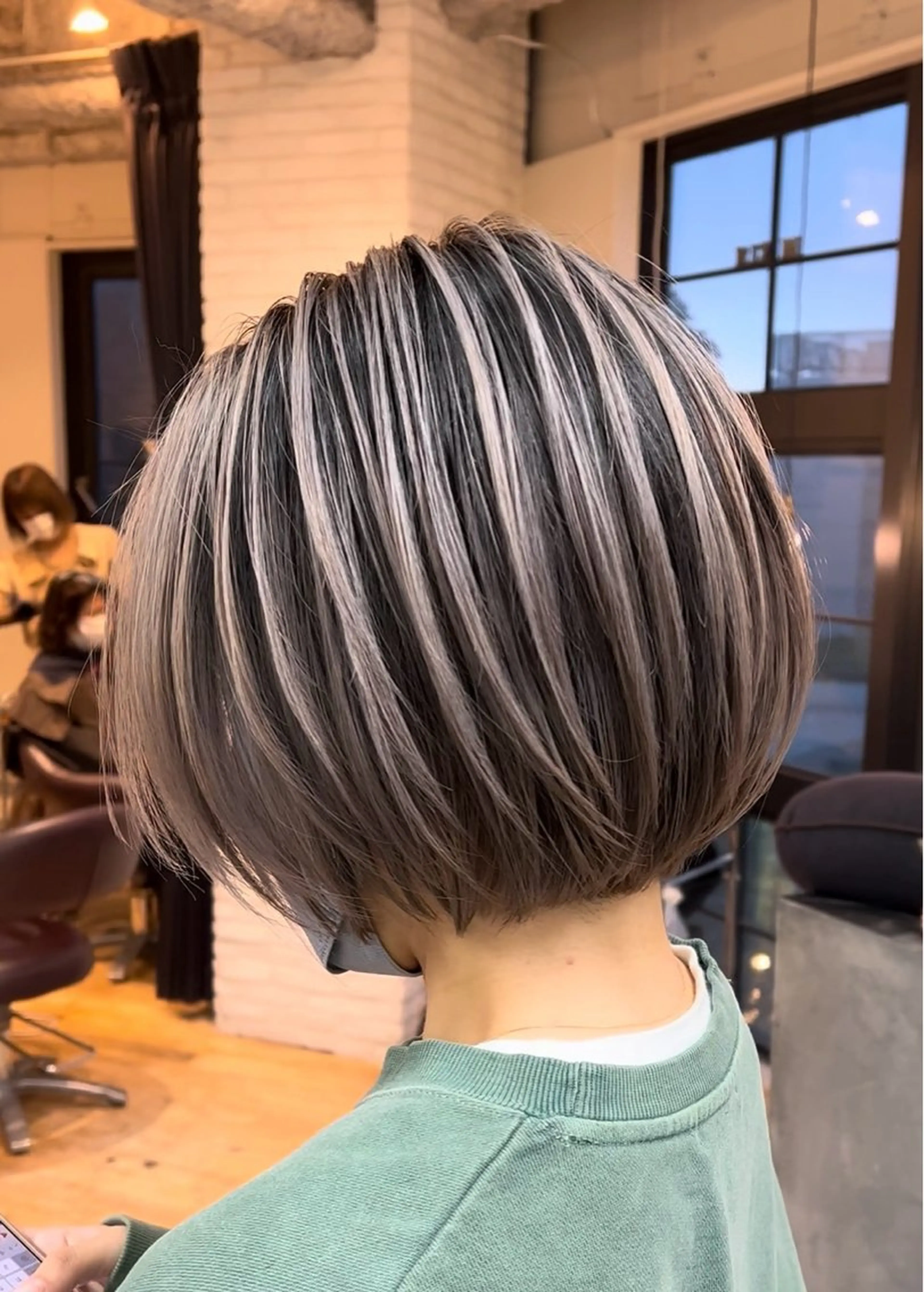 ショート レイヤーカット 小林 竜弥のヘアスタイル