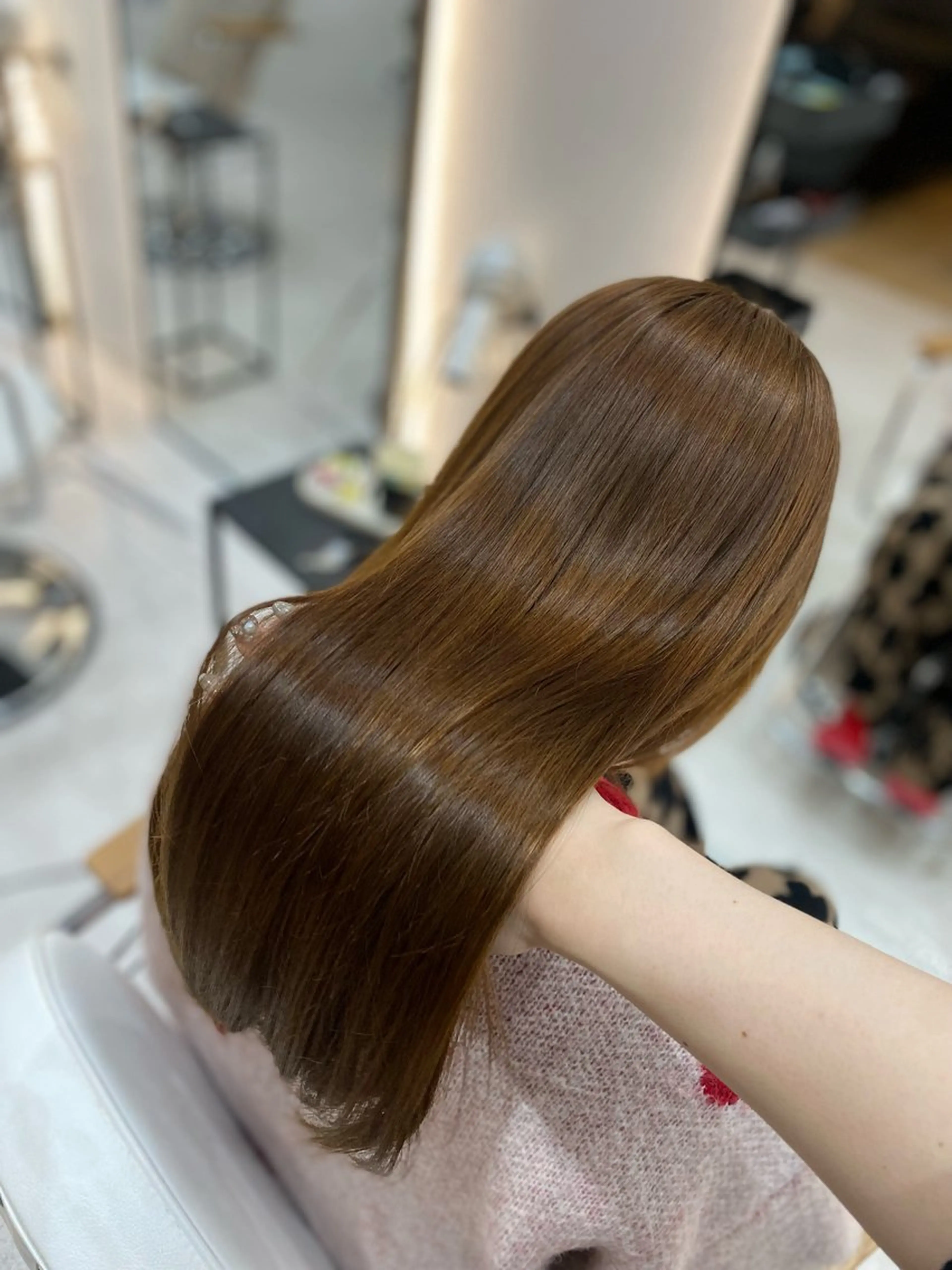 ロング カラー ベージュカラー 髪質改善 トリートメント カット ヘアカラー トリートメント 艶髪・透明感カラー・ 韓国ヘア・Yuriのヘアスタイル