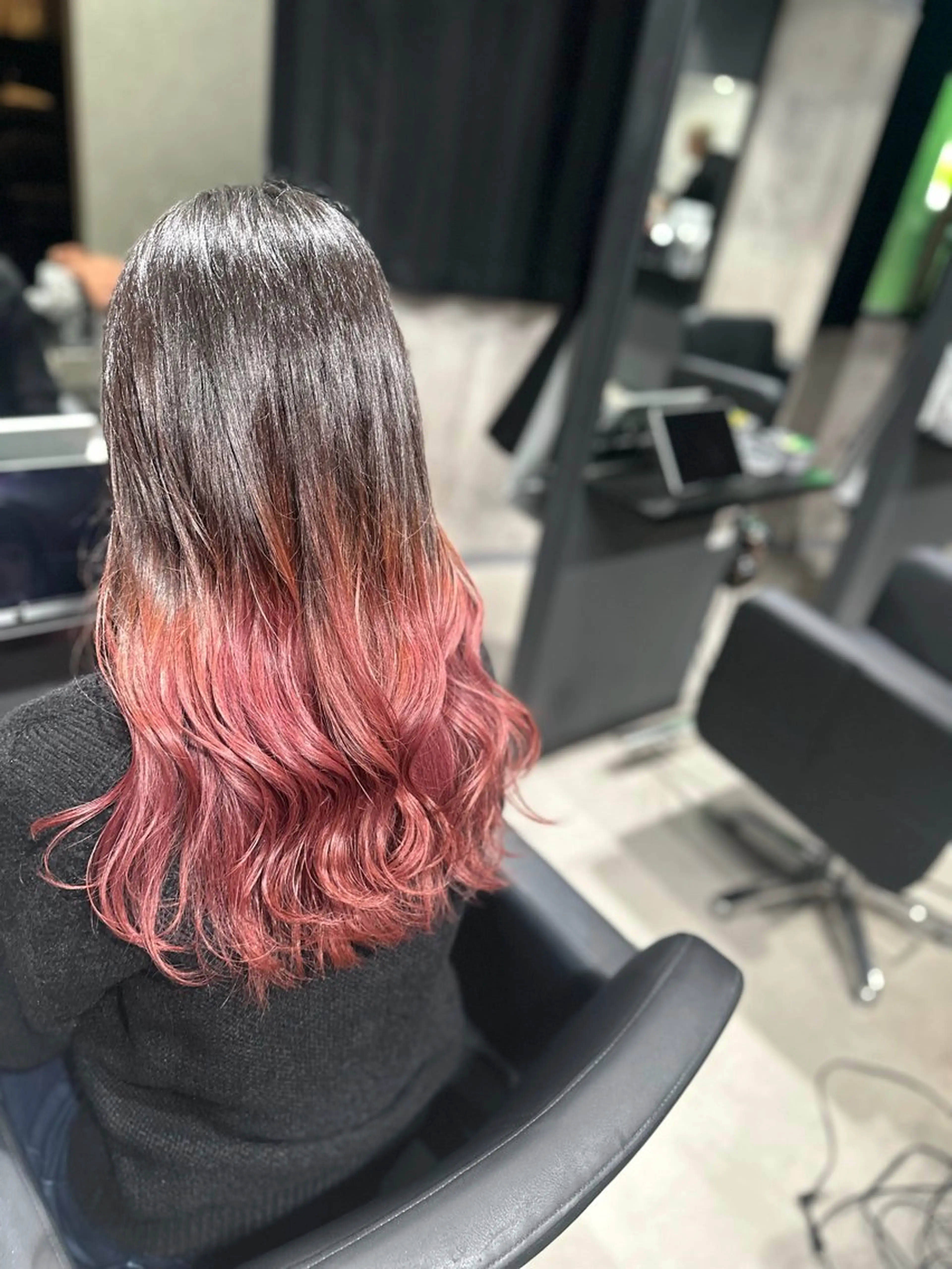 🉐期間限定メニュー‼️カット＆インナーなどのデザインカラー＆うる艶トリートメント付き¥12,900→¥9,500🚺の写真