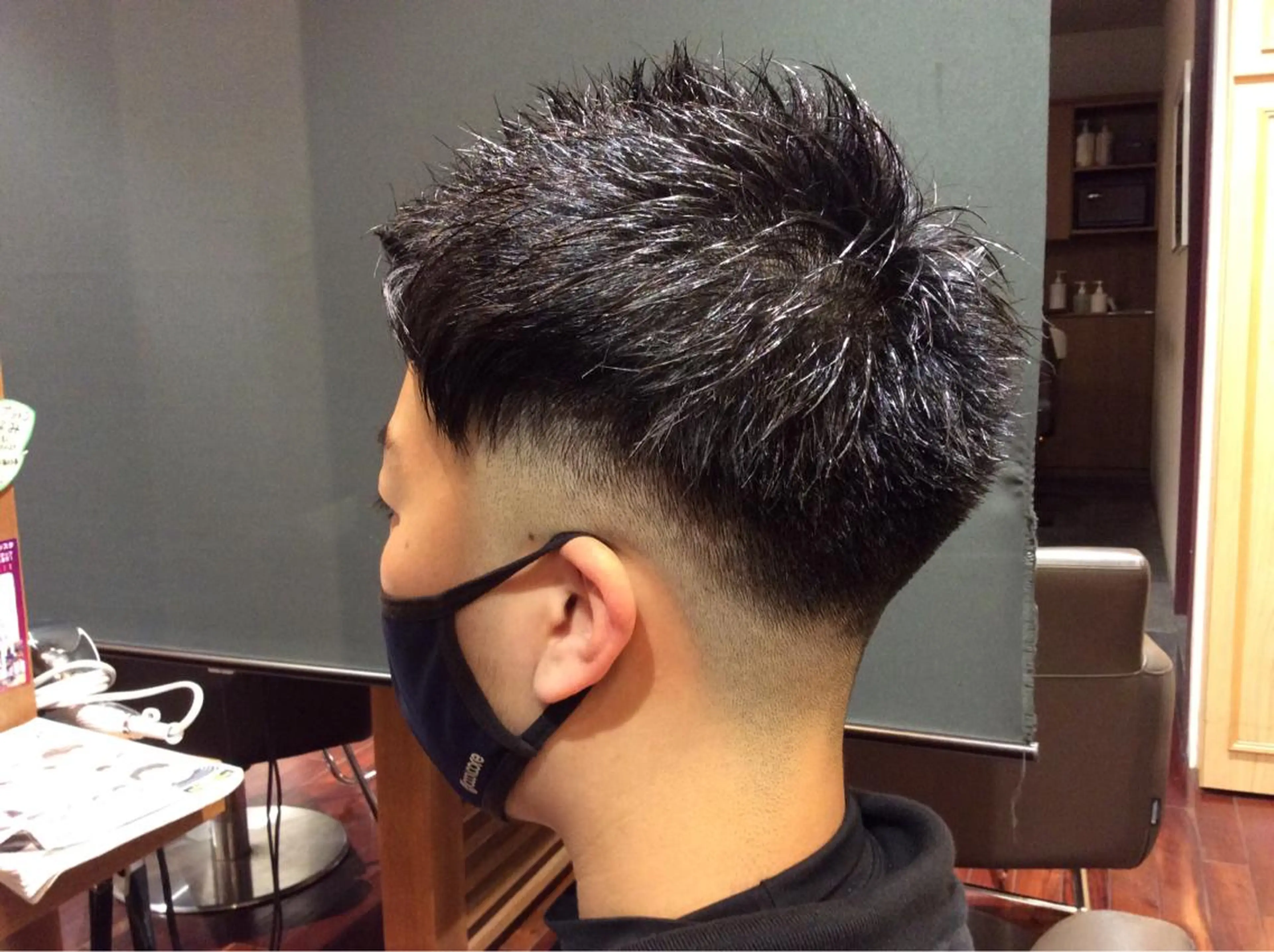 ショート メンズ フェードカット ツーブロック 刈り上げ 松井 竜輝のヘアスタイル