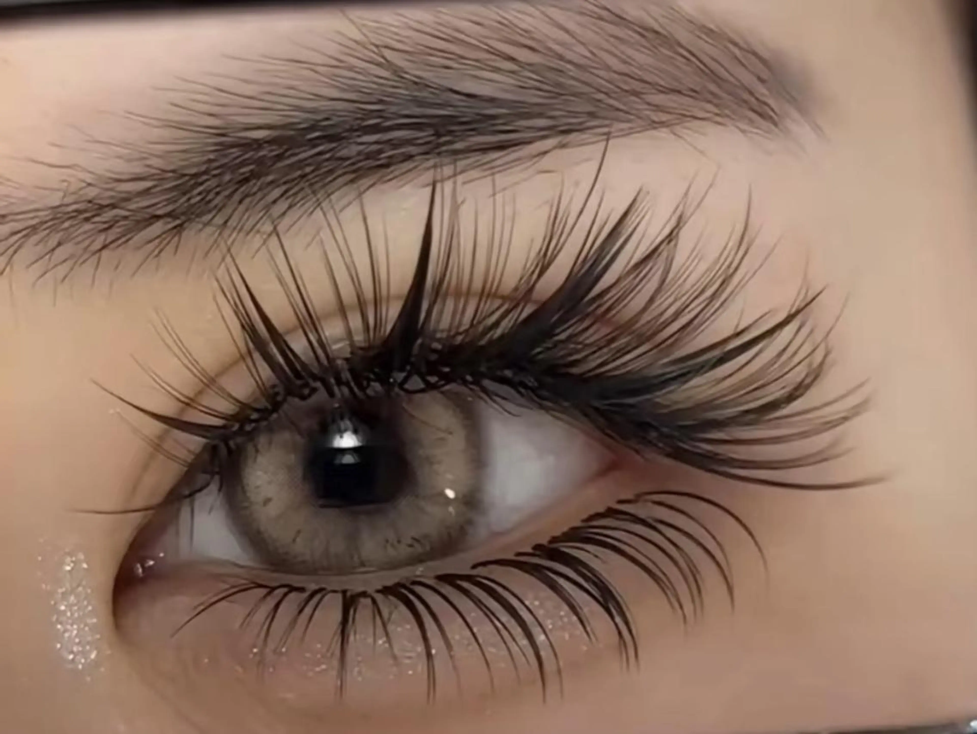 マツエク・マツパ 束感まつ毛 カラーマツエク フラットラッシュ パリジェンヌラッシュリフト まつげパーマ マツエク ミユ 横浜のマツエク・マツパデザイン