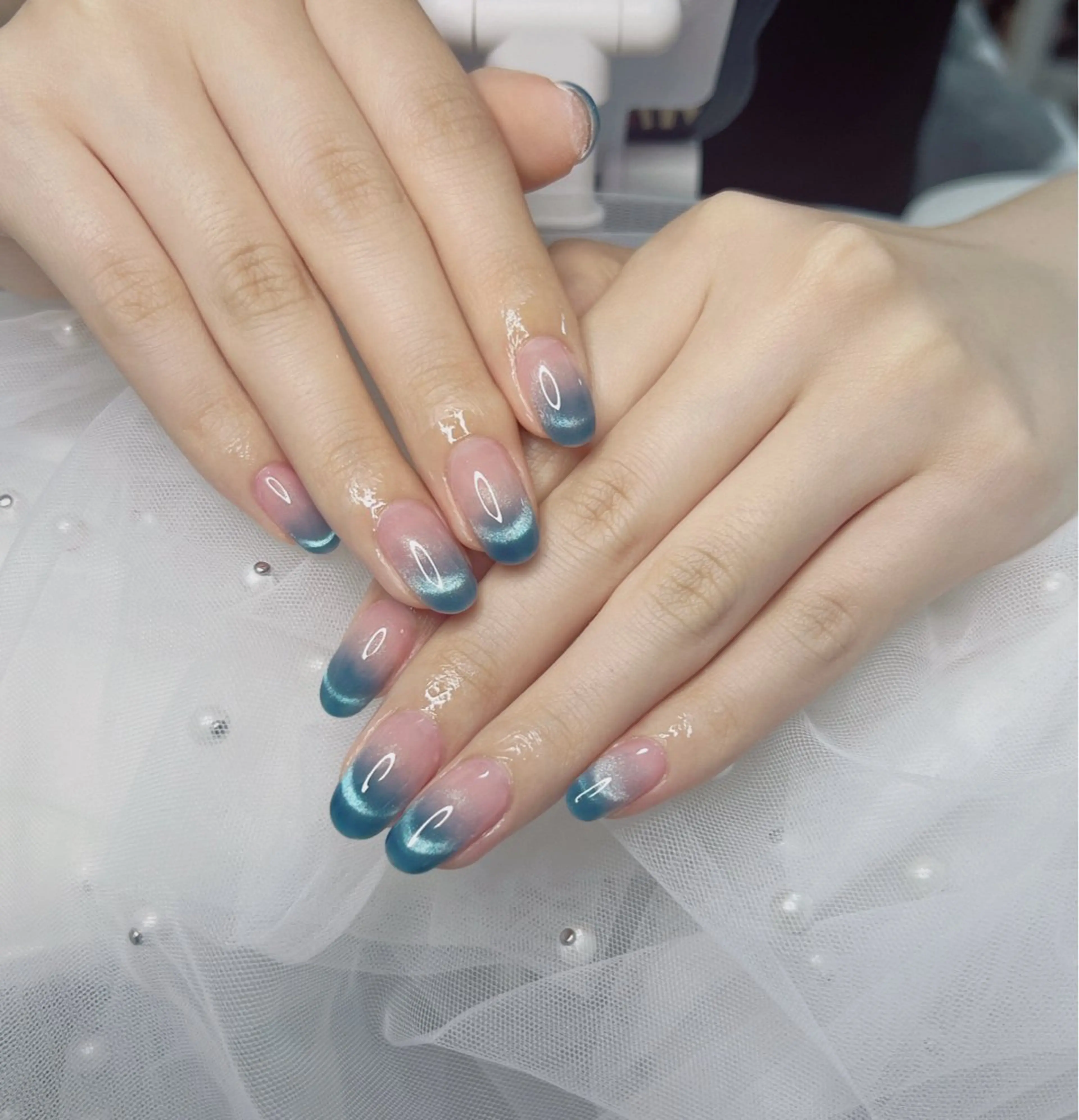 ネイル オーロラネイル 長さ出し フットネイル 韓国ネイル ラメ(グリッター) ハンドネイル 👍thumbs up nail👍のネイルデザイン