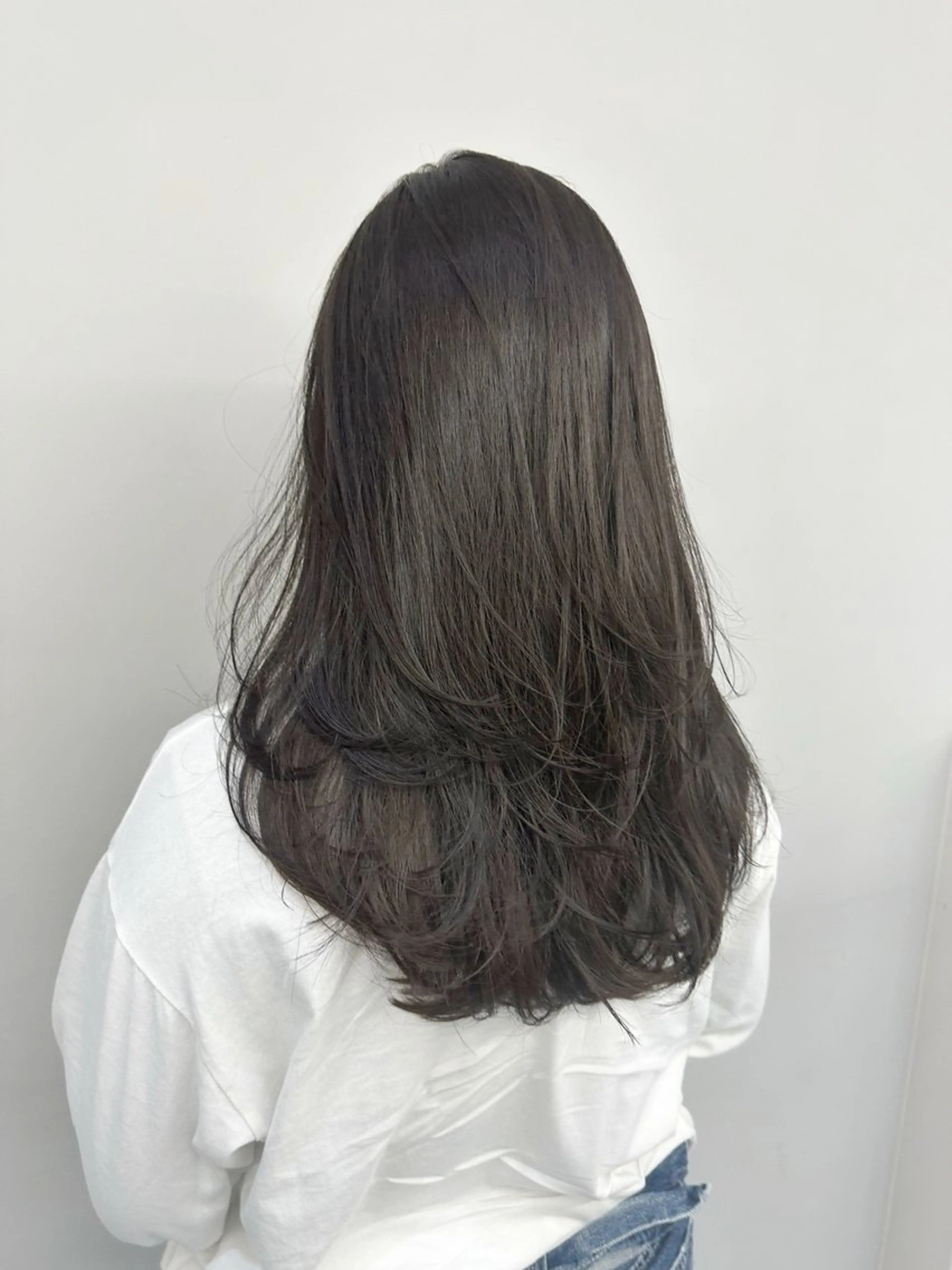 セミロング カラー AHNKISM所属・似合わせカット💎 トレンドレイヤーのヘアスタイル