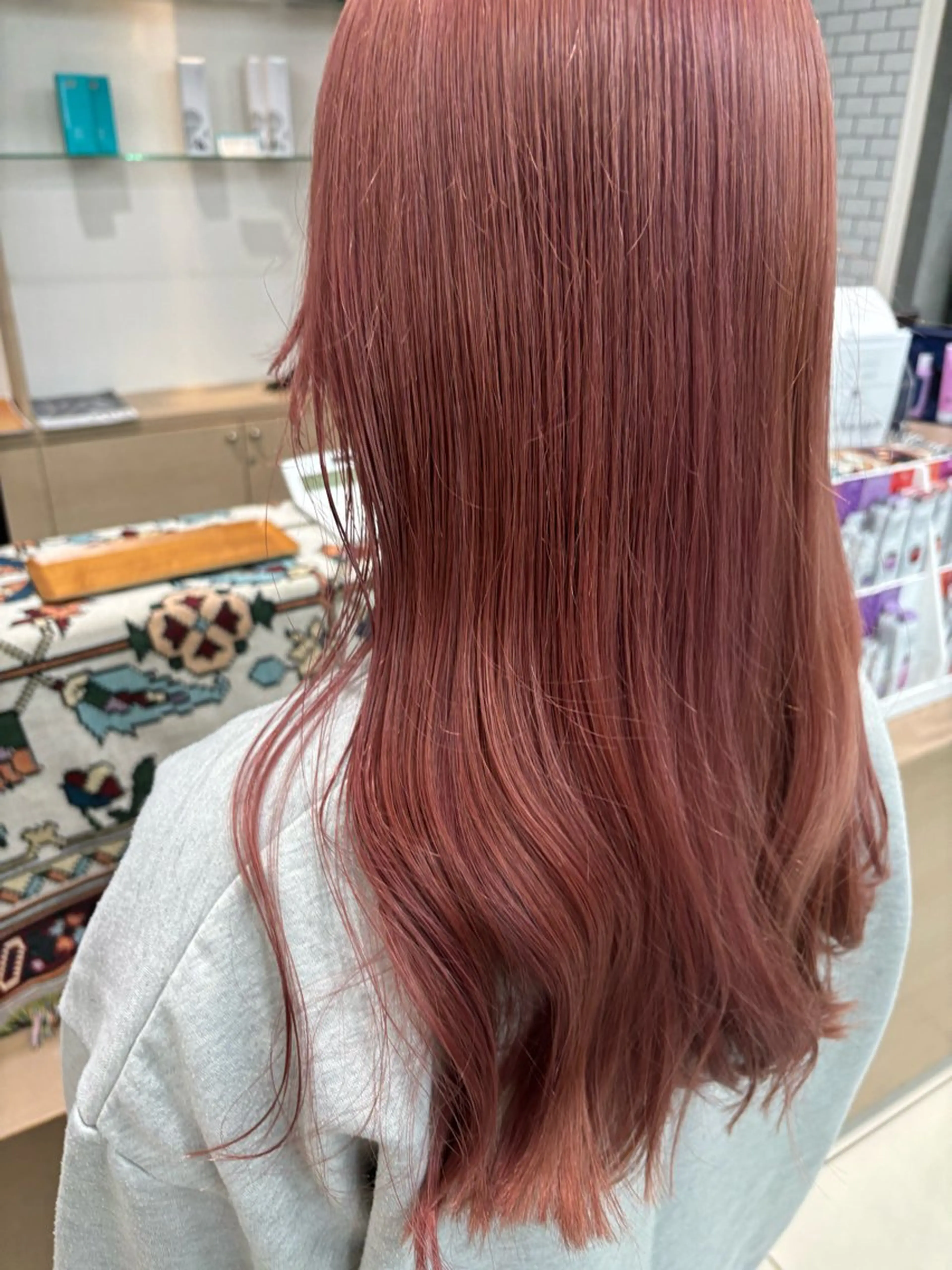 ロング カラー ベージュカラー ブリーチ ピンクカラー ピンクベージュ wakana 【ブリーチカラー】のヘアスタイル