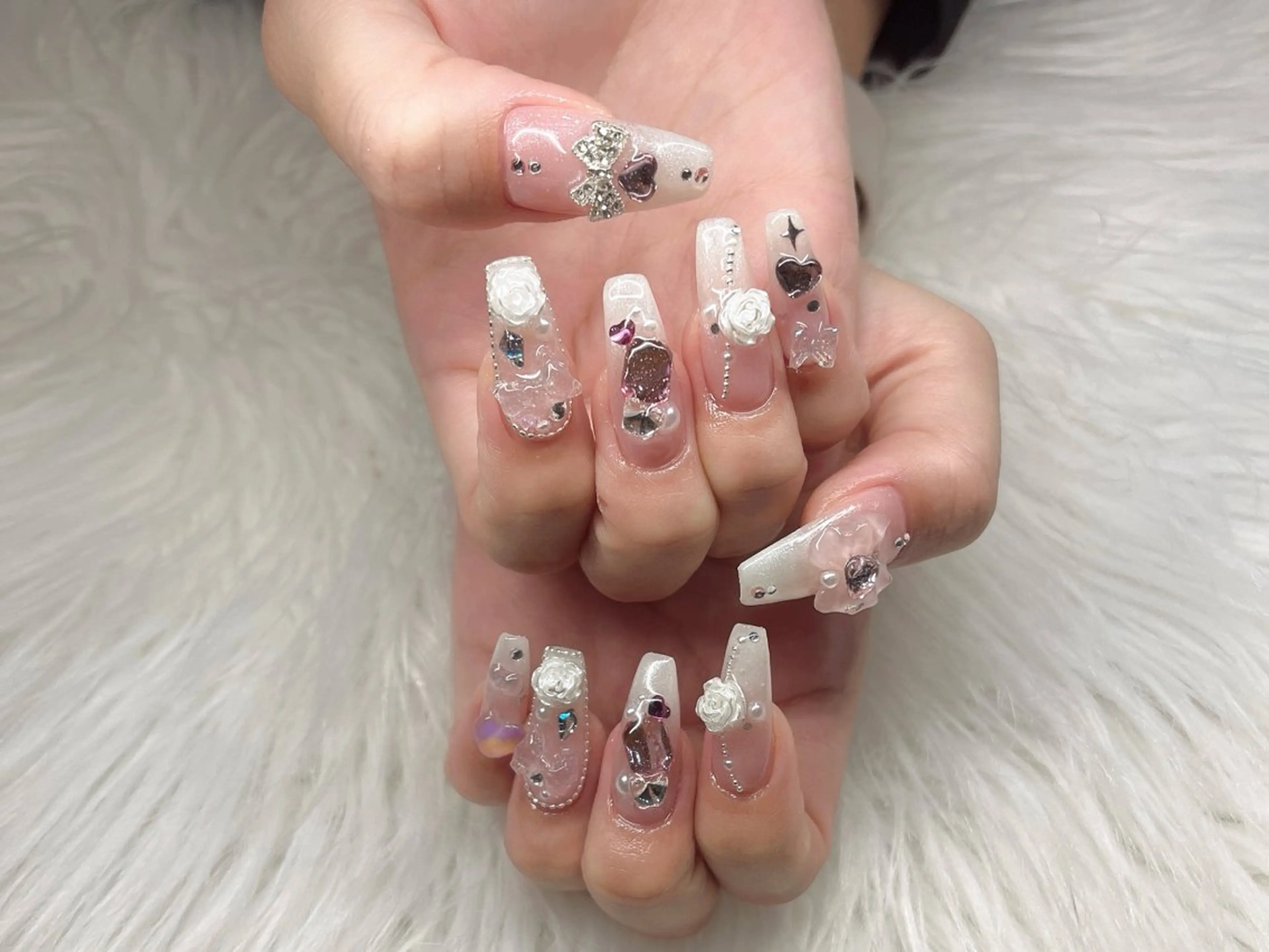 ネイル オーロラネイル フレンチネイル ガラスフレンチ ロングネイル マグネットネイル ハンドネイル XIMINANAIL SALON堀江店のネイルデザイン