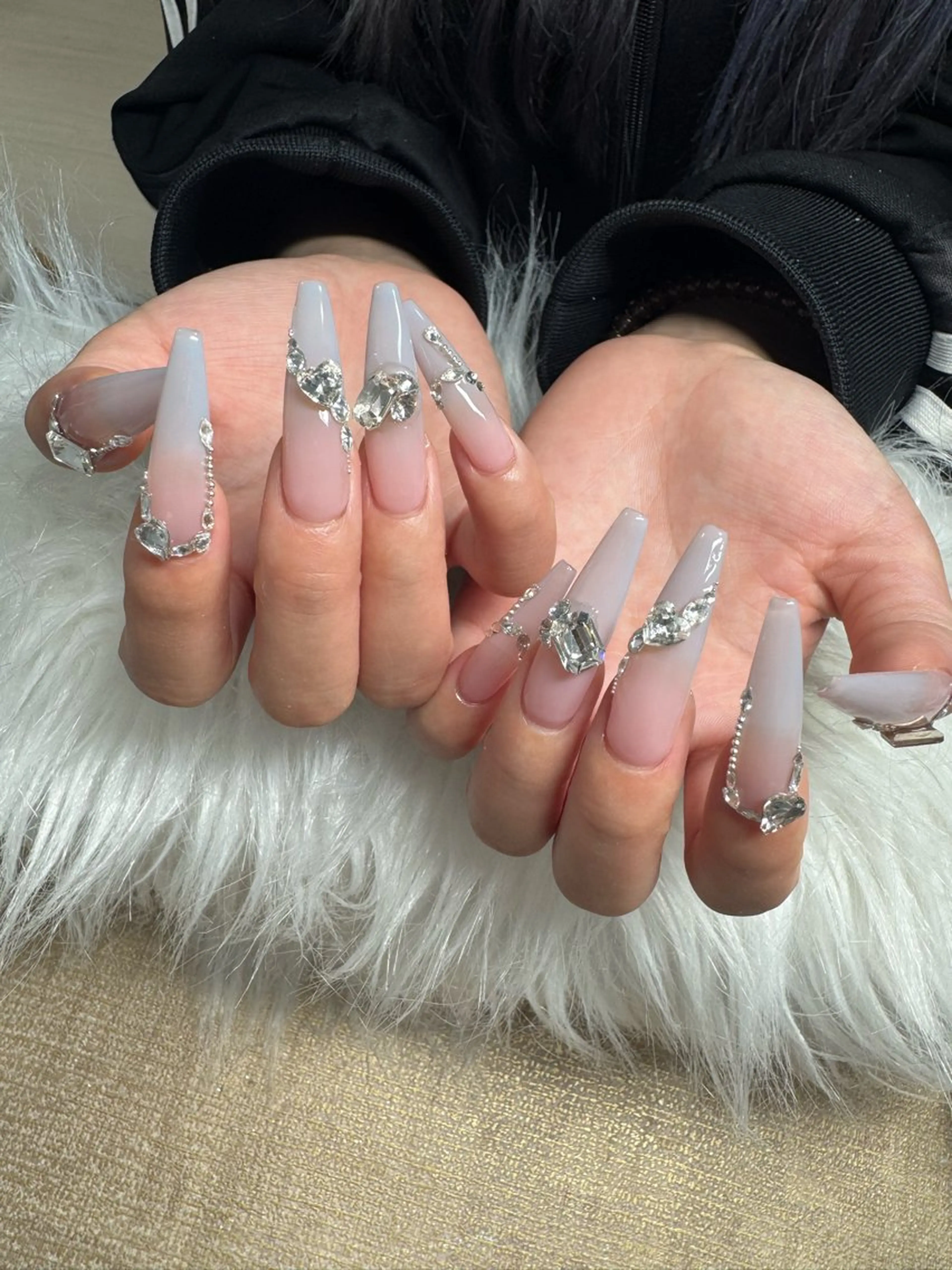 ネイル オーロラネイル フレンチネイル ジェルネイル ハロウィン キラキラネイル ハンドネイル H.baby Nail Salonのネイルデザイン