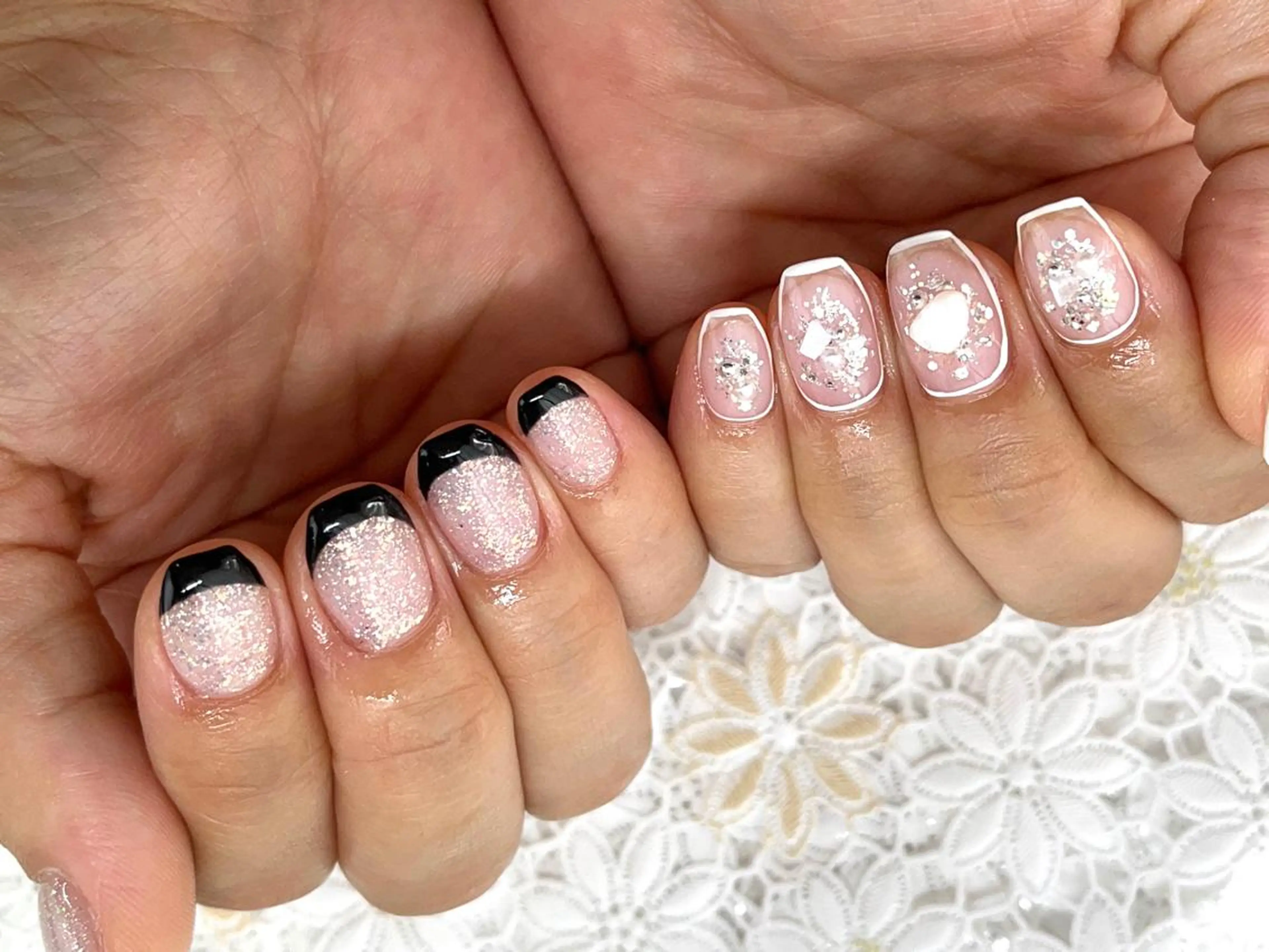 ネイル フレンチネイル ジェルネイル キラキラネイル 韓国ネイル パラジェル ハンドネイル nails' it...のネイルデザイン