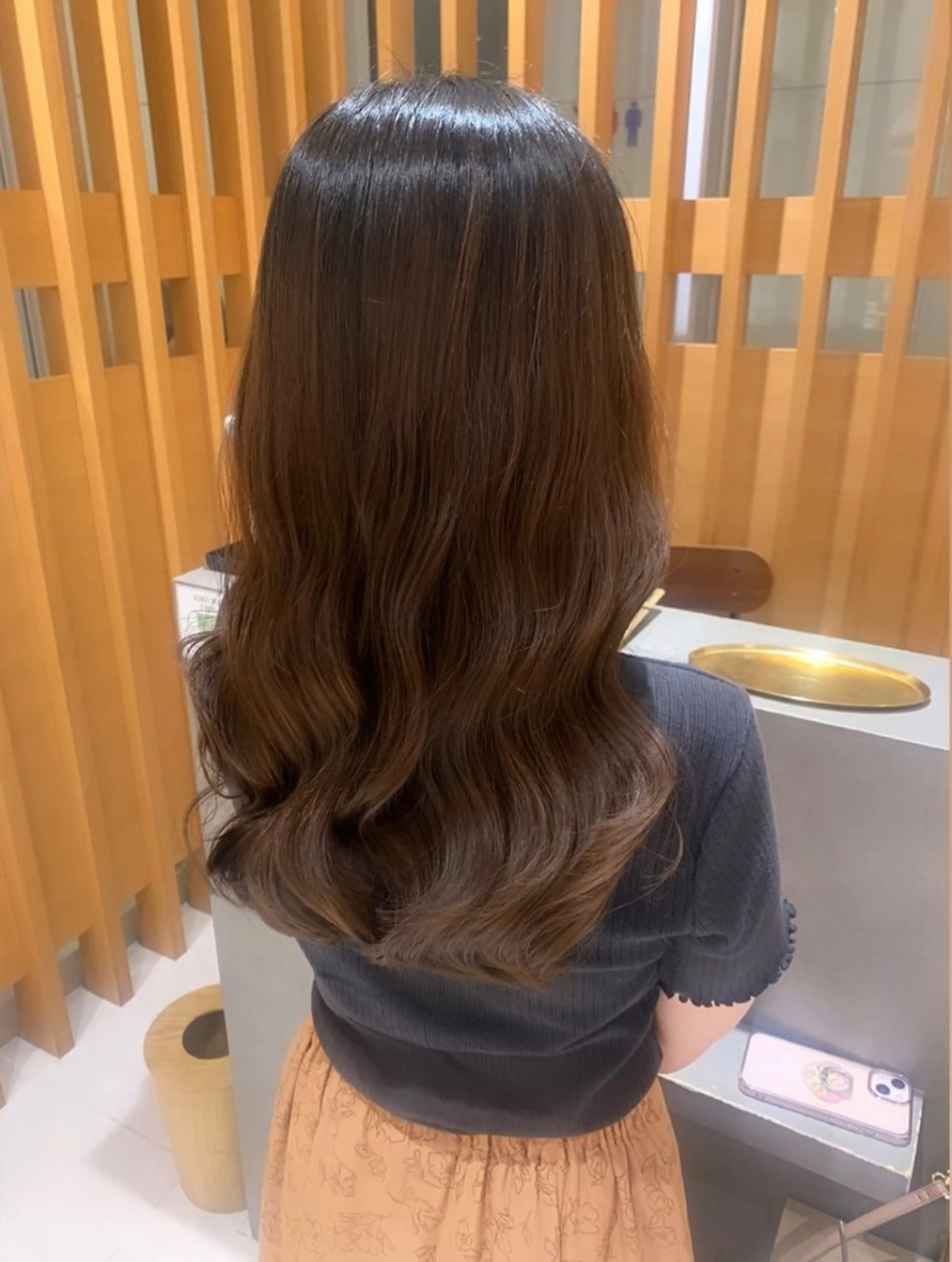 ロング パーマ カット パーマ トリートメント 下川 由貴のヘアスタイル