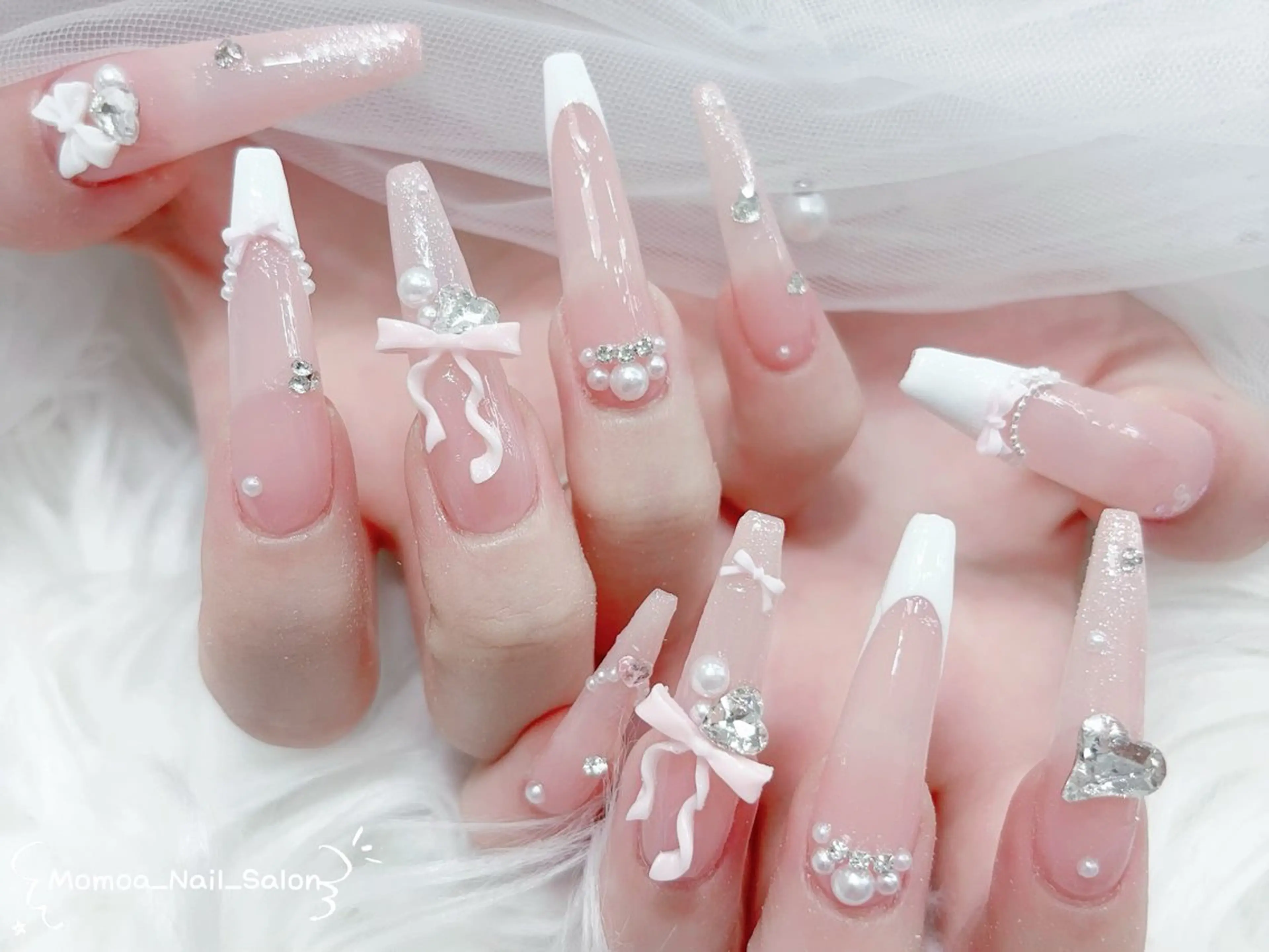 ネイル キラキラネイル 韓国ネイル スカルプネイル ハンドネイル MoMoA Nail ネイル長さ出し専門店のネイルデザイン