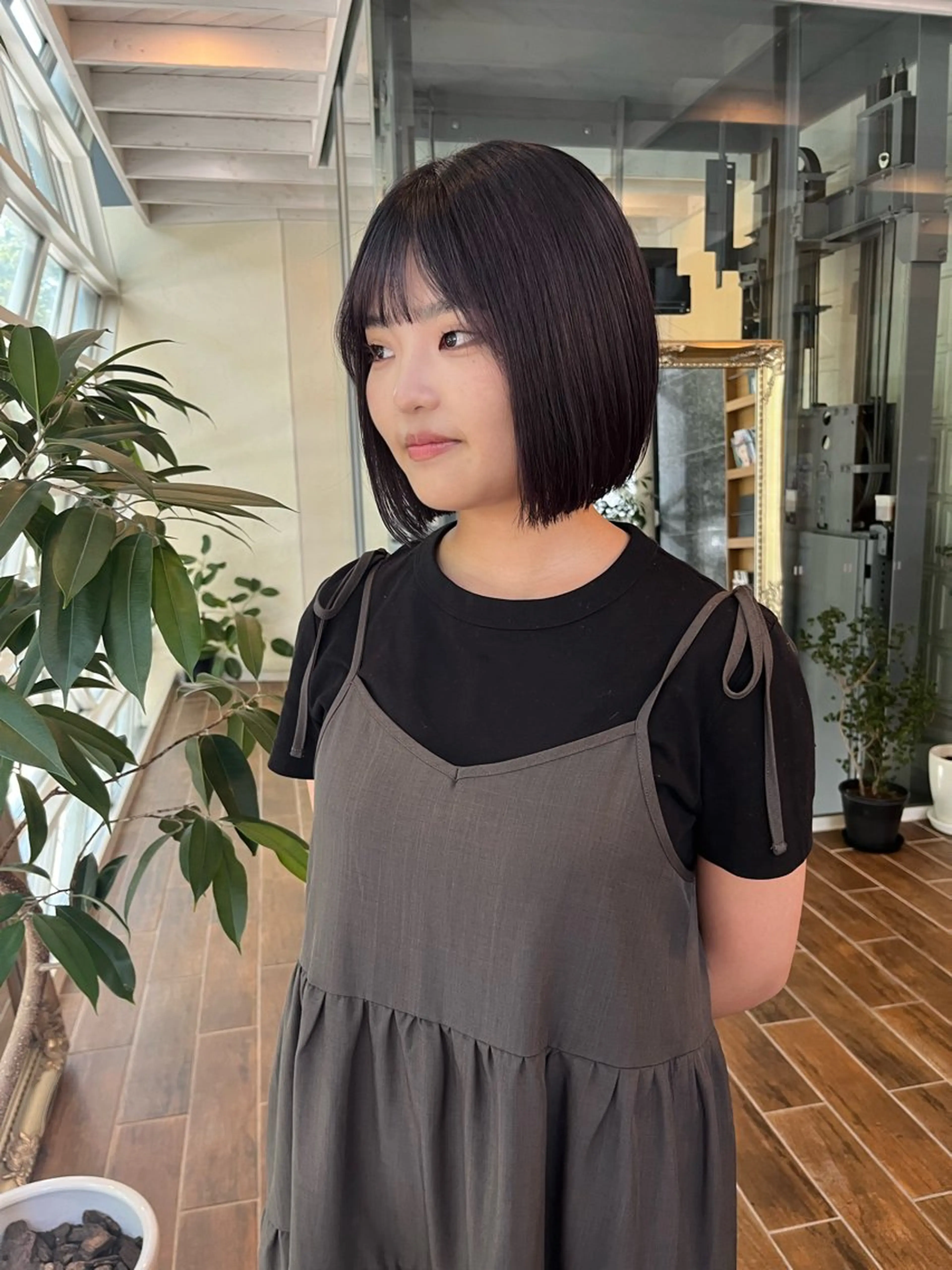 ミディアム カット そね こまちのヘアスタイル