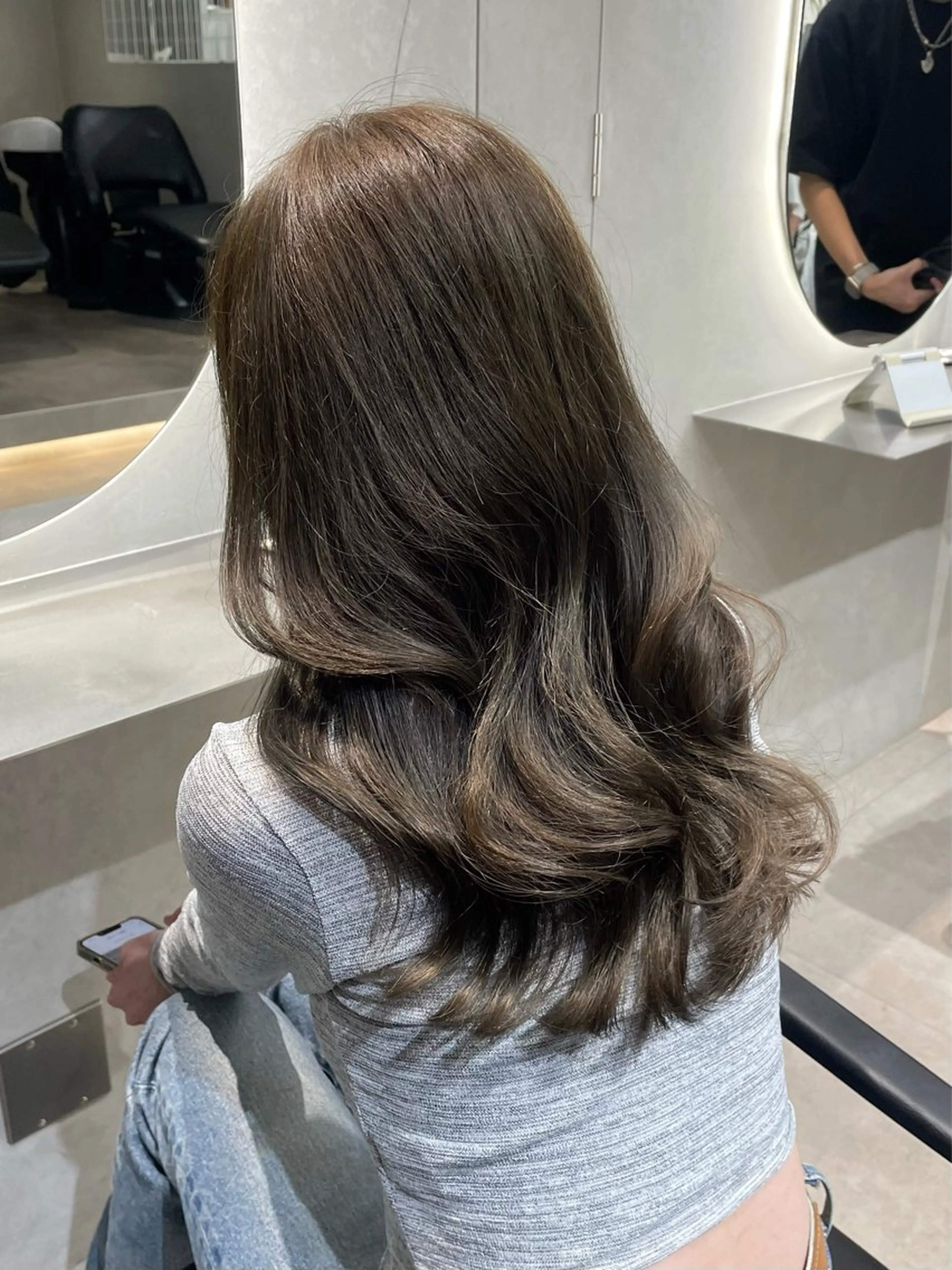 ロング カラー アッシュ アッシュブラウン ベージュカラー ブラウンカラー 透明感カラー ヘアカラー 表参道/透明感 グレージュ/ブラウンのヘアスタイル