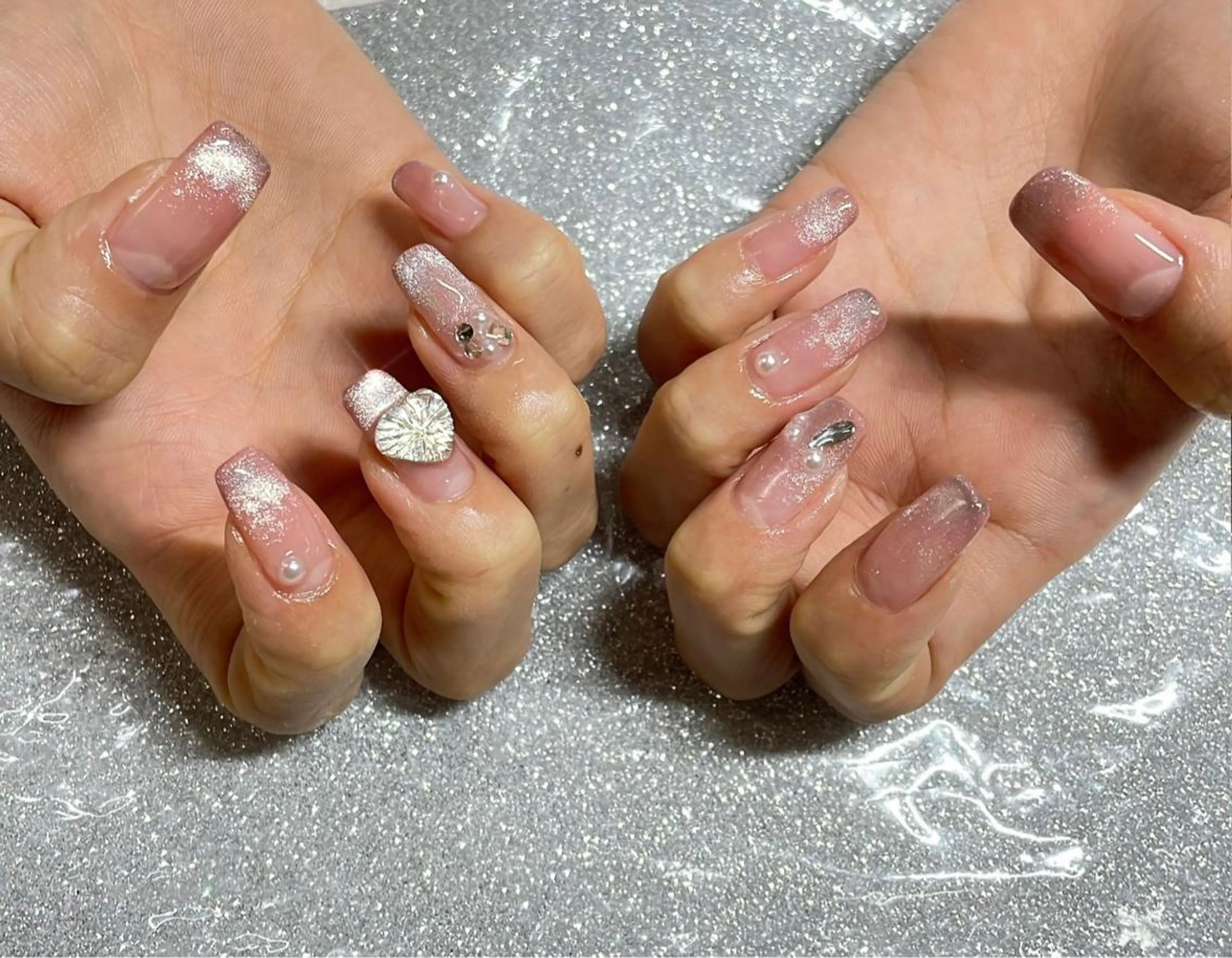 ネイル ハンドネイル VIERU 🌈🎀💖のネイルデザイン