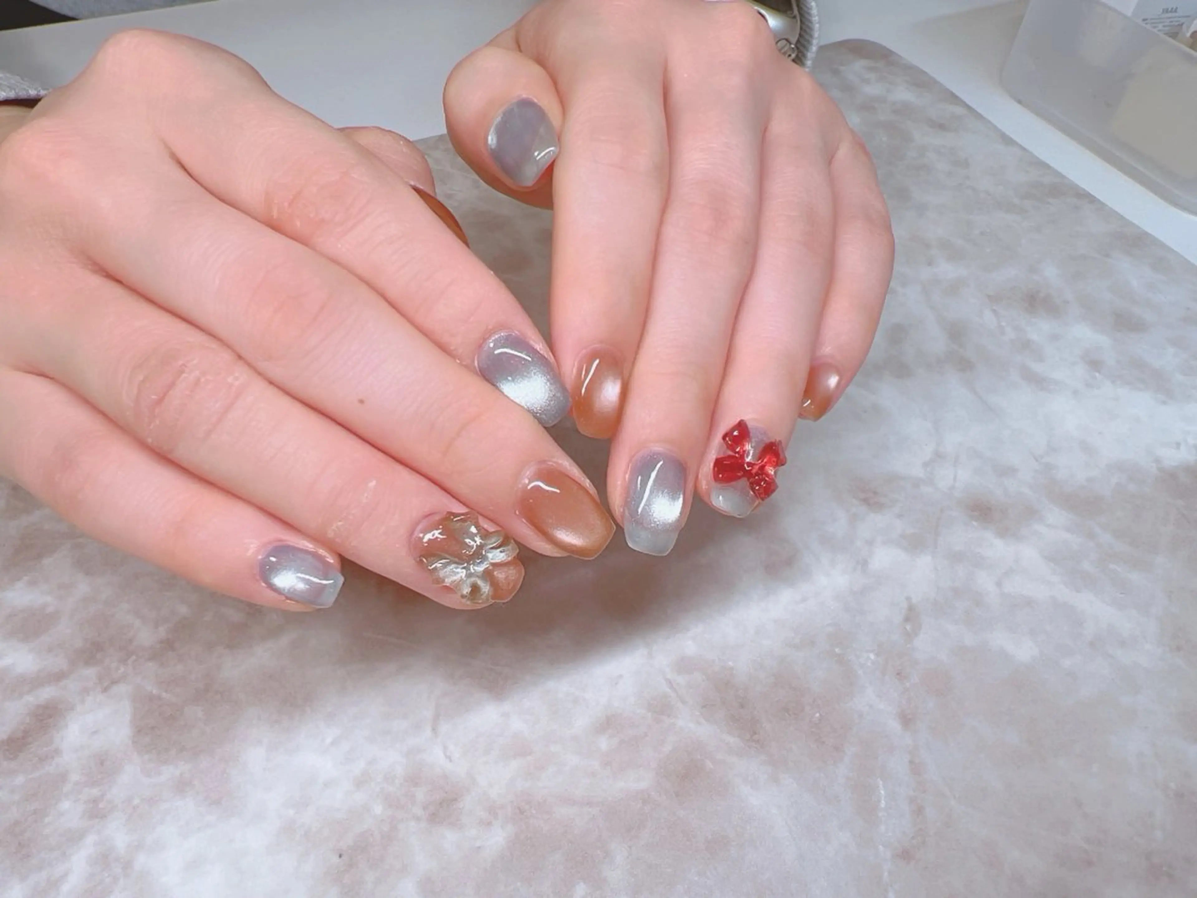 ネイル マグネットネイル ワンカラーネイル リボン ハンドネイル Chipi Neneのネイルデザイン