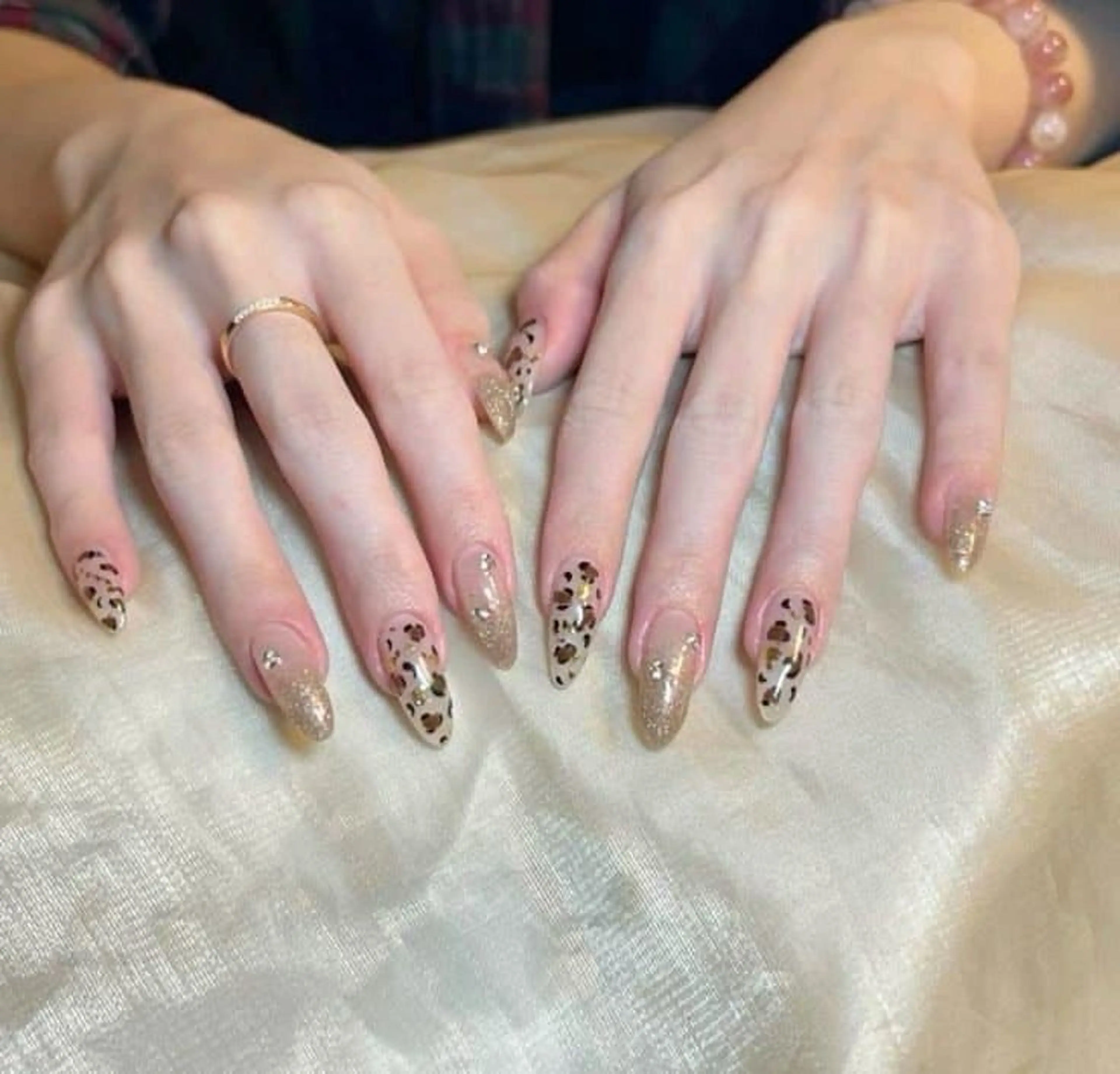 ネイル アートネイル ハンドネイル Annailsalon所属・アキ ちゃんのネイルデザイン