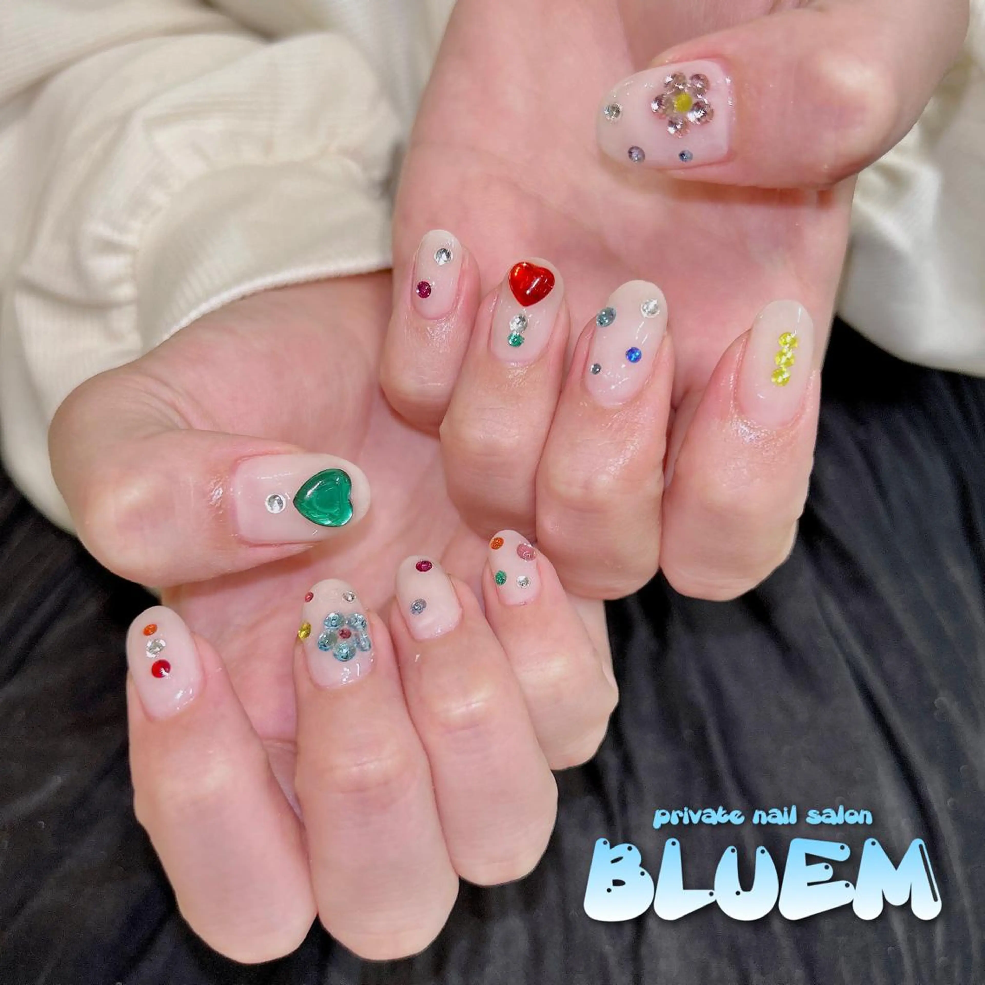 ネイル ハンドネイル BLUEM なな🐶のネイルデザイン