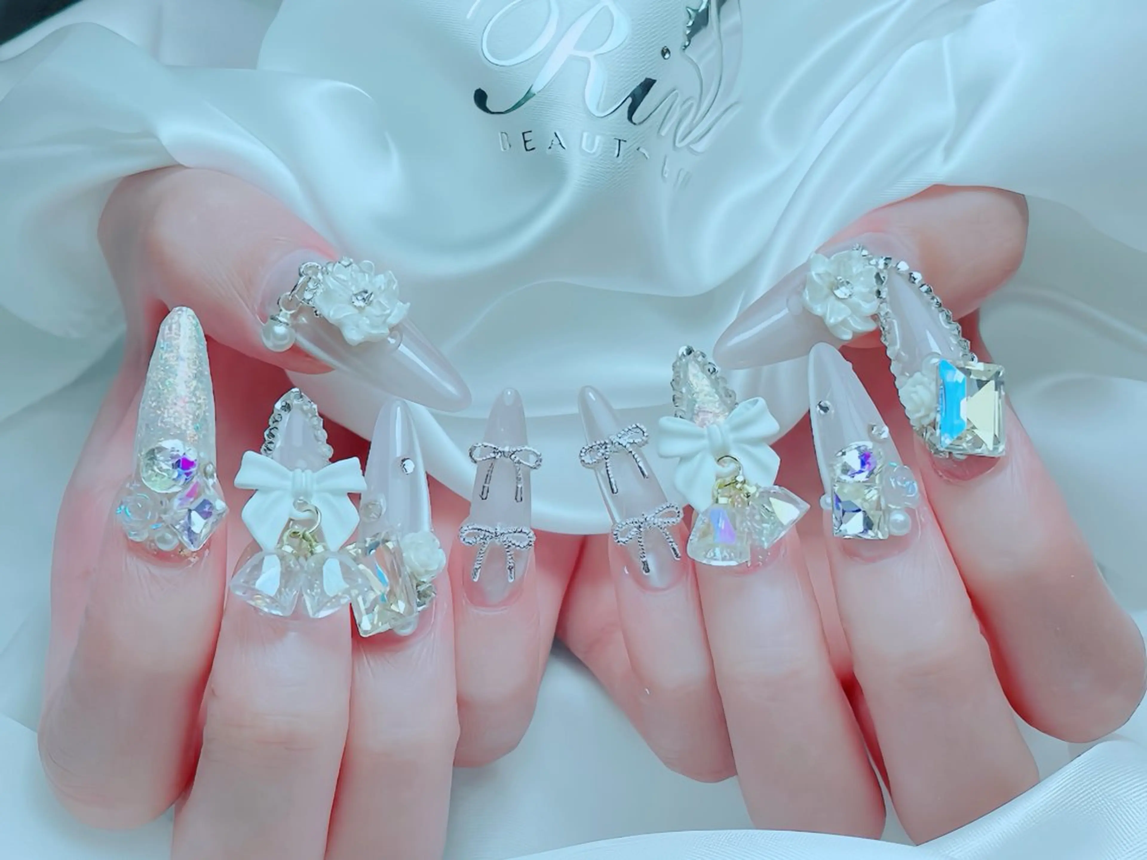 ネイル チークネイル フレンチネイル ラメ(グリッター) マグネットネイル ニュアンスネイル ハンドネイル Rin Nail 新大久保店のネイルデザイン