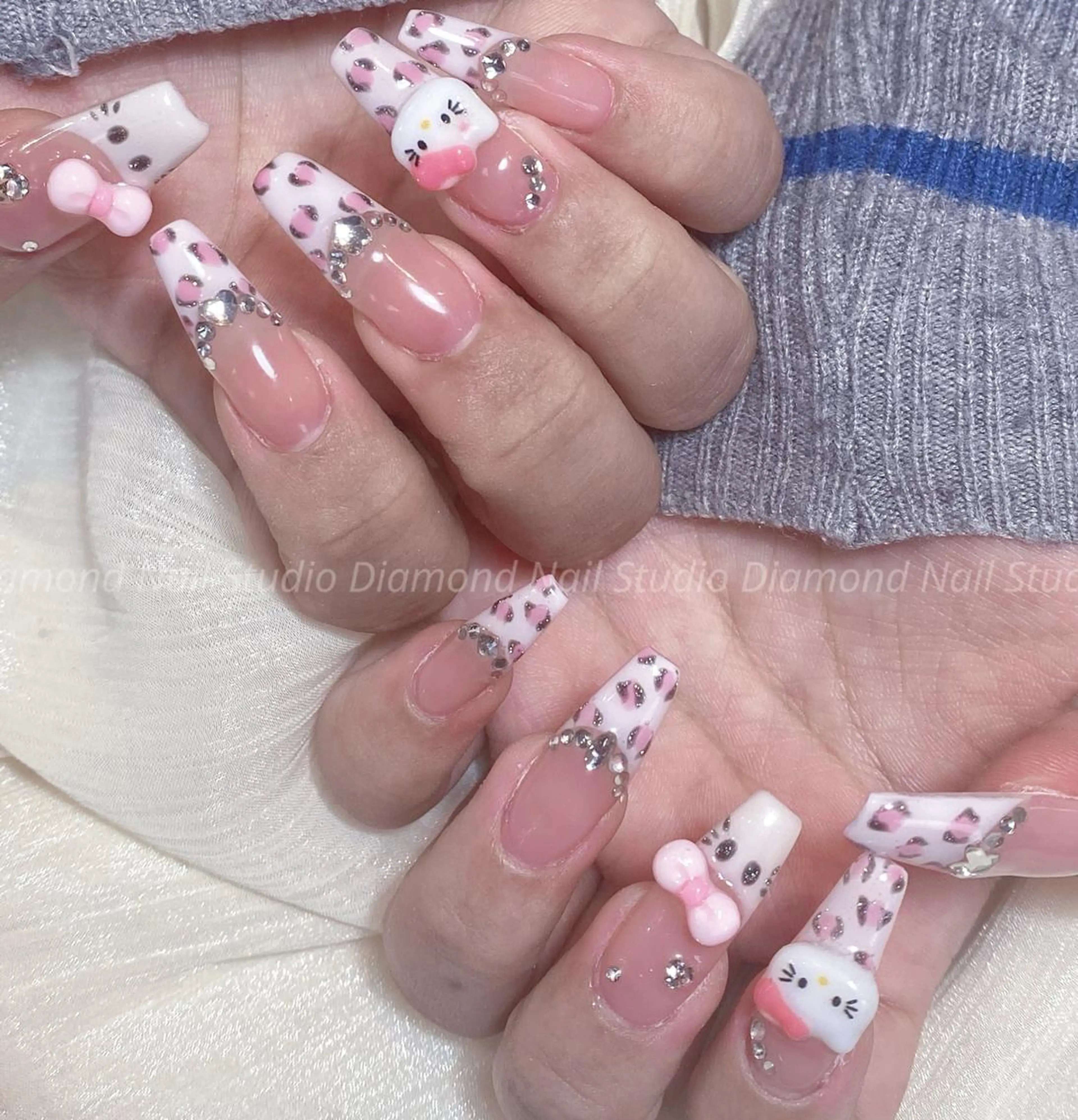 ネイル アートネイル オーロラネイル フラッシュネイル ガーリー キラキラネイル DIAMOND NailStudioのネイルデザイン