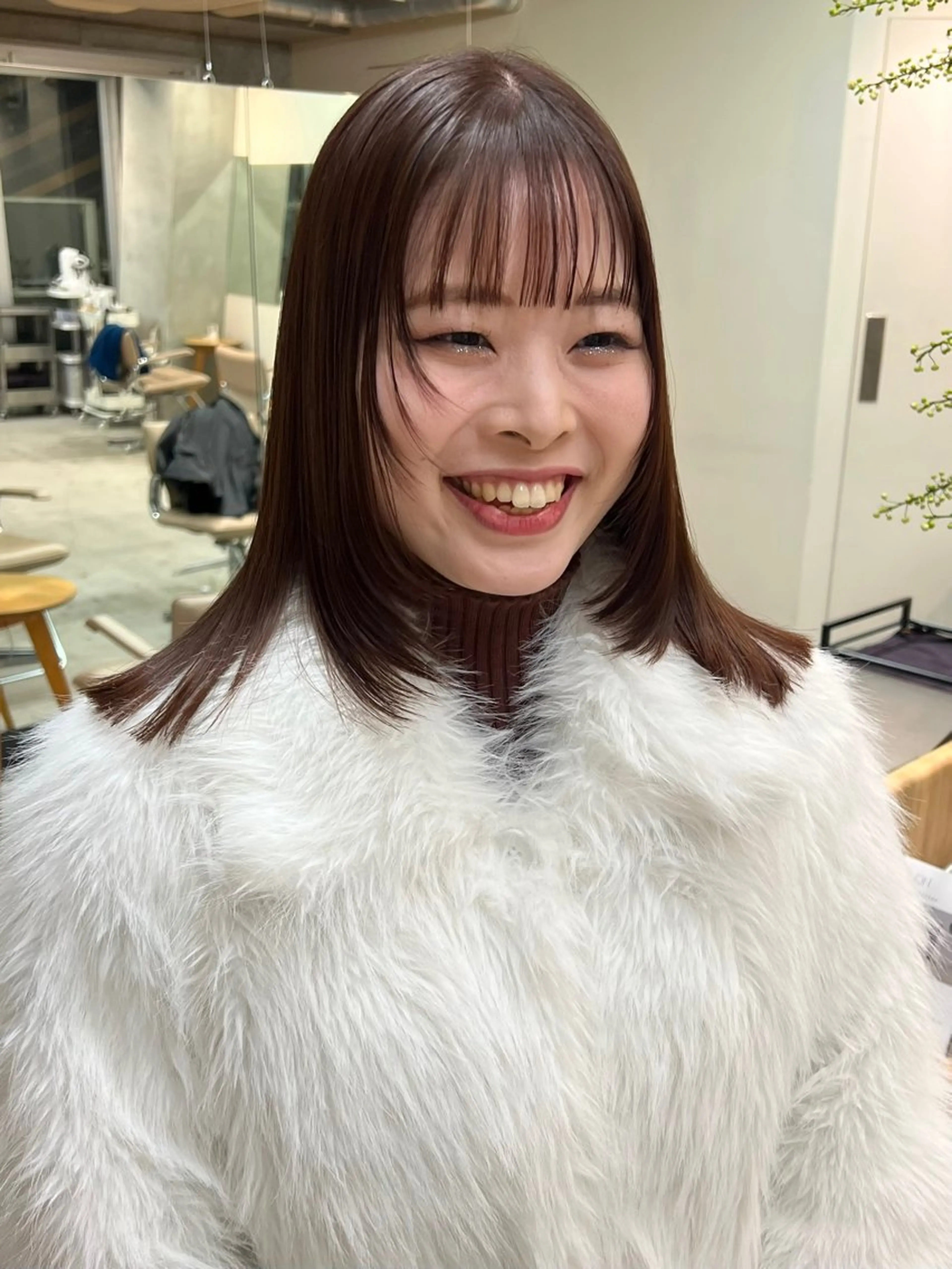 セミロング 顔まわりレイヤー 顔周りカット レイヤーカット mee.所属・透明感カラー /あづき⭐️のヘアスタイル