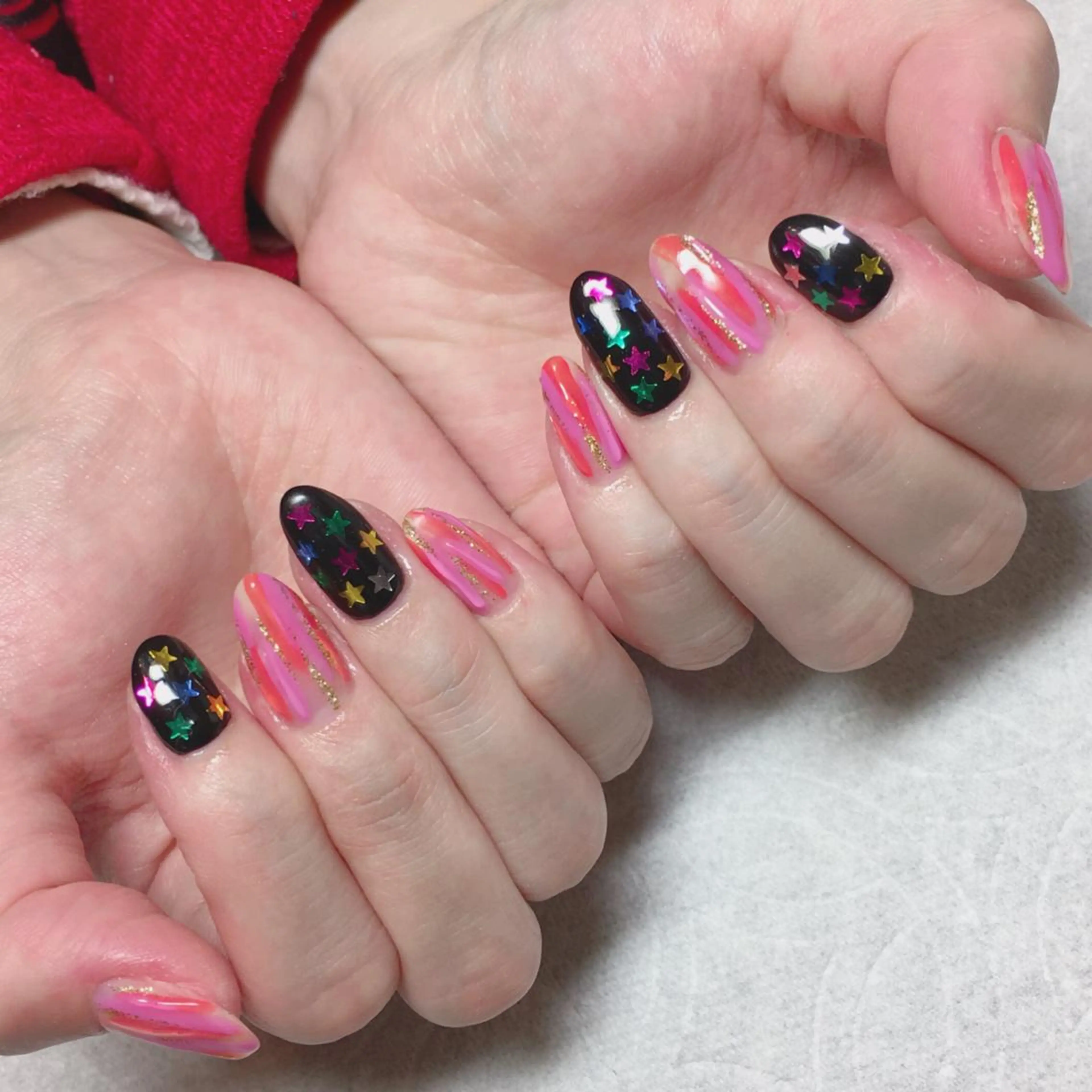 ネイル ホログラムネイル THECOLORS所属・近貞 莉奈のネイルデザイン