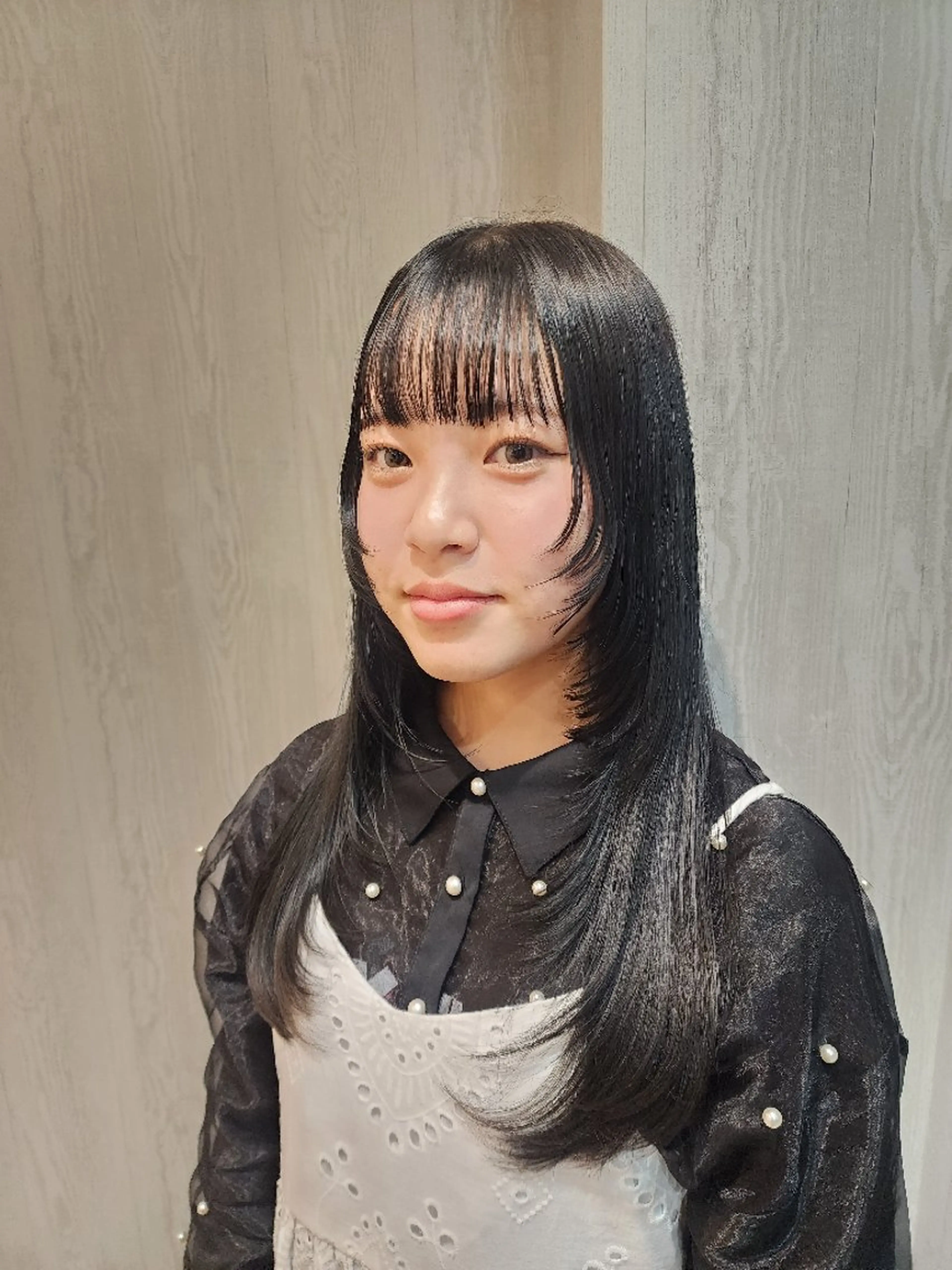 ロング カラー 黒髪 グレーブラック レイヤーカット ウルフカット ウルフレイヤー カット ヘアカラー トリートメント レイヤーカット/ ウルフカット/大橋 のヘアスタイル