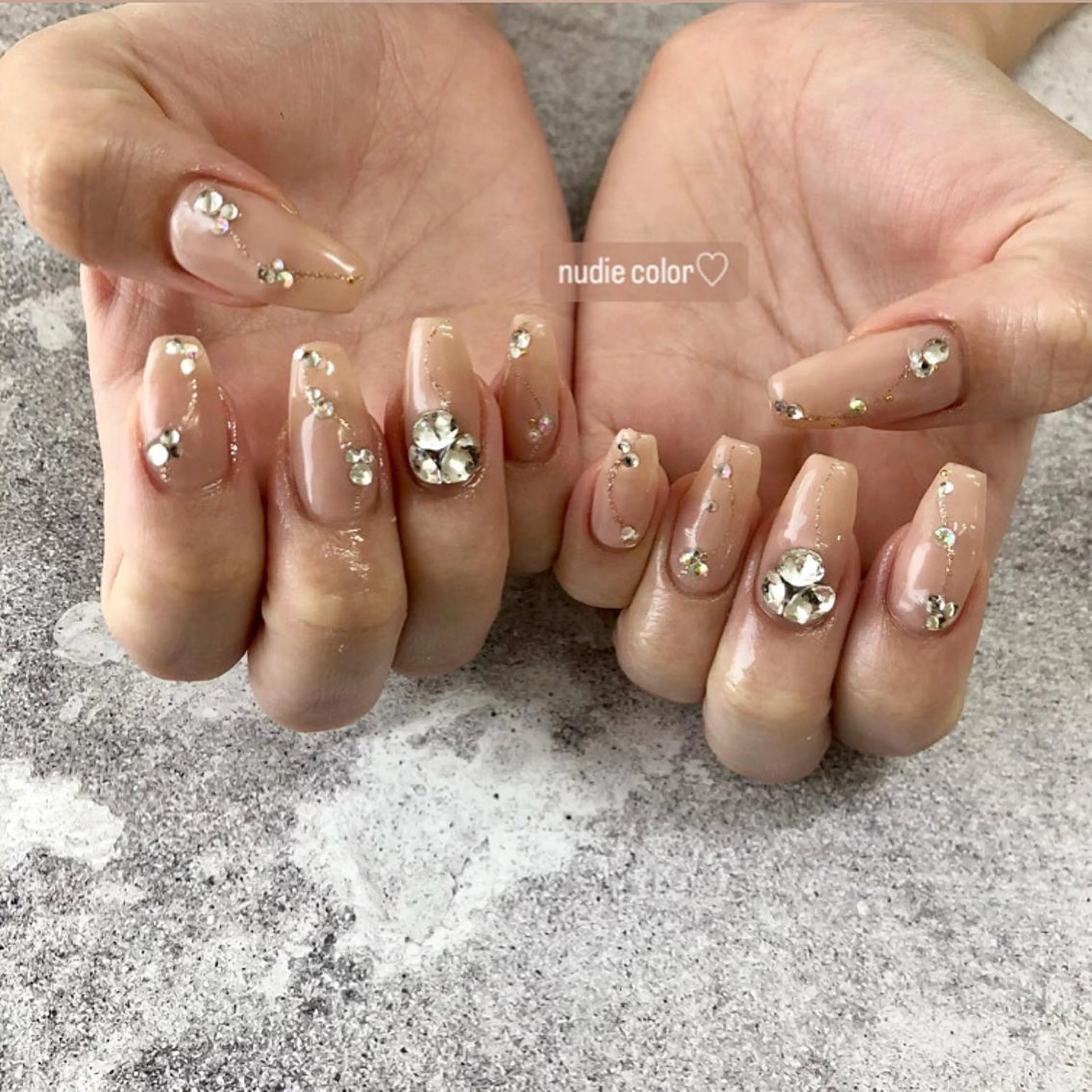 ネイル ハンドネイル ViViA momokaのネイルデザイン