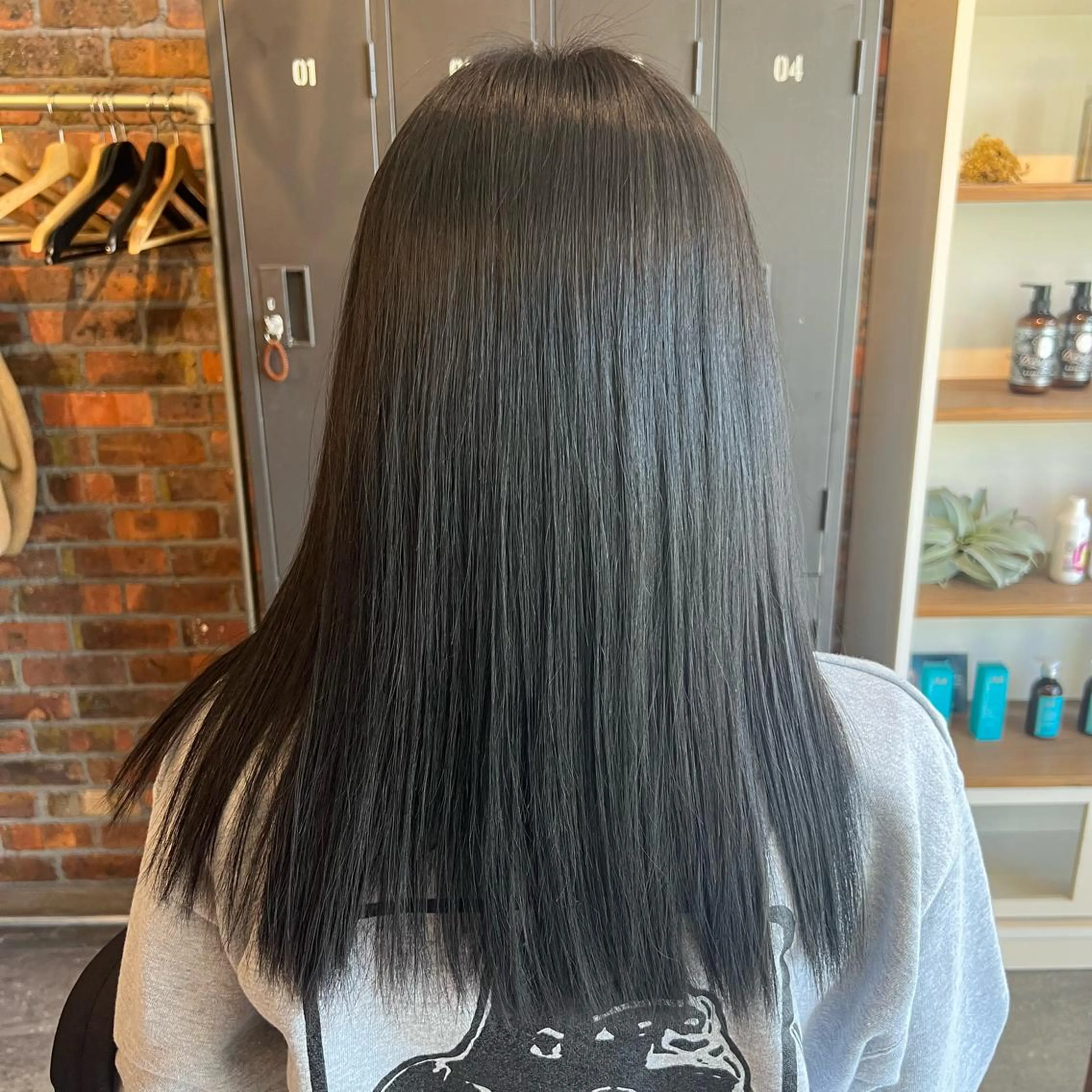 セミロング カラー ブリーチ 透明感カラー グレージュ Rino kanayama所属・Rino 金山 ／ 宮澤 萌のヘアスタイル