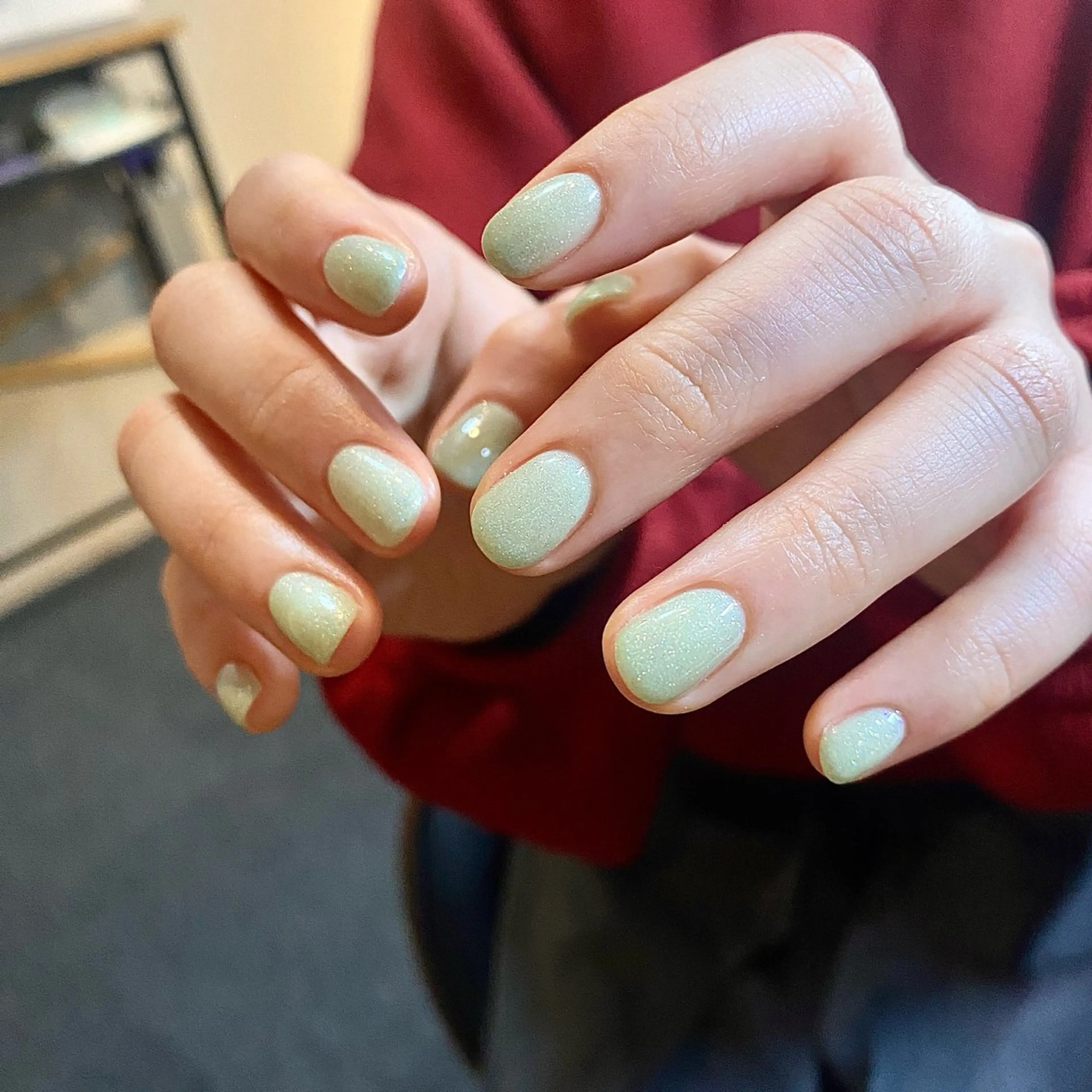 ネイル グリーン キラキラネイル マグネットネイル ハンドネイル ハンドケア 🎀NAIL🎀 AI🪄︎︎◝✩のネイルデザイン