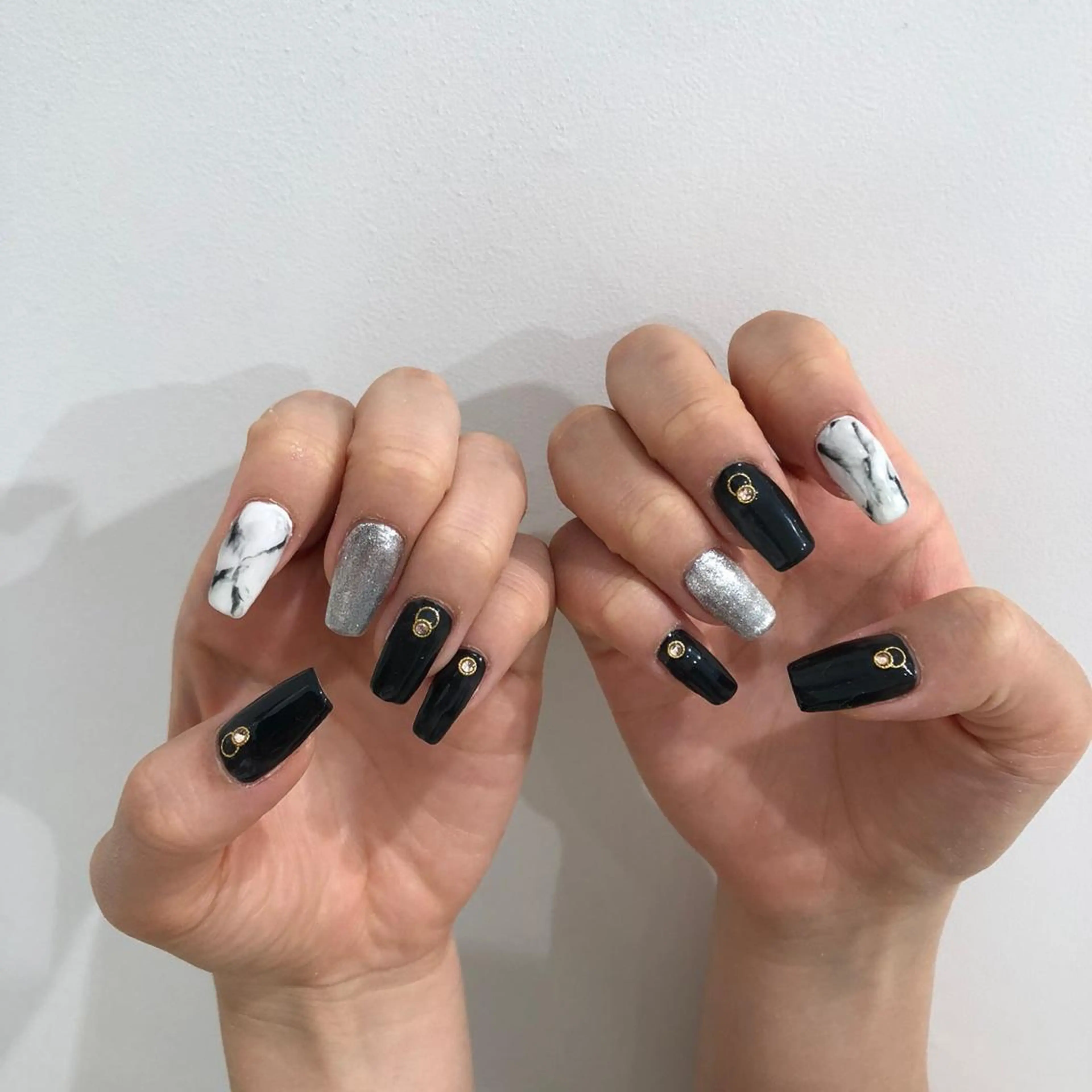 ネイル ハンドネイル 京都レイヤーカット/ 縮毛矯正/羽柴りくのヘアスタイル