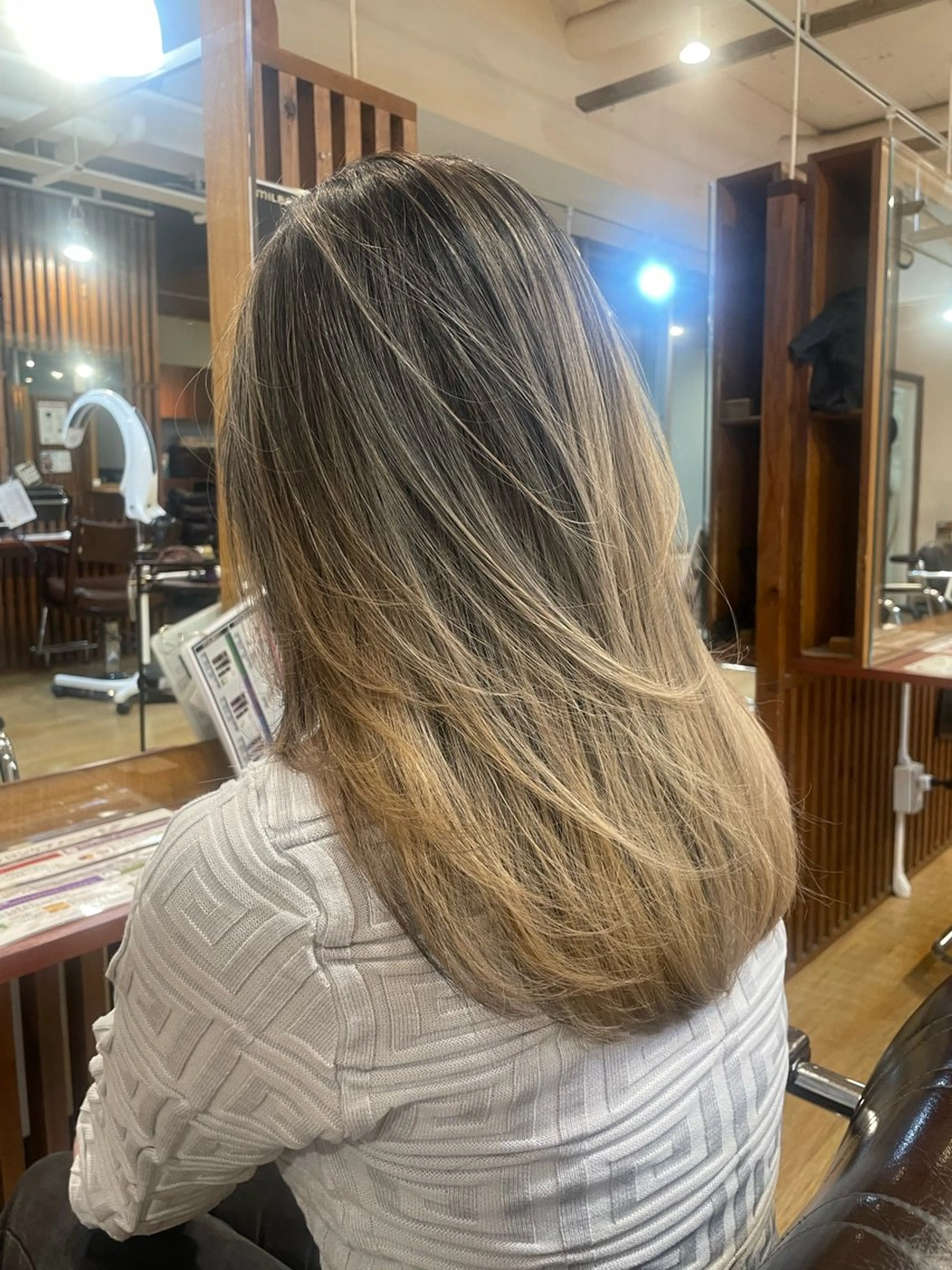 ロング カラー バレイヤージュ 外国人風カラー レイヤーカット VIST by REVO所属・海外ヘア／ ハイトーン／竹井俊介のヘアスタイル