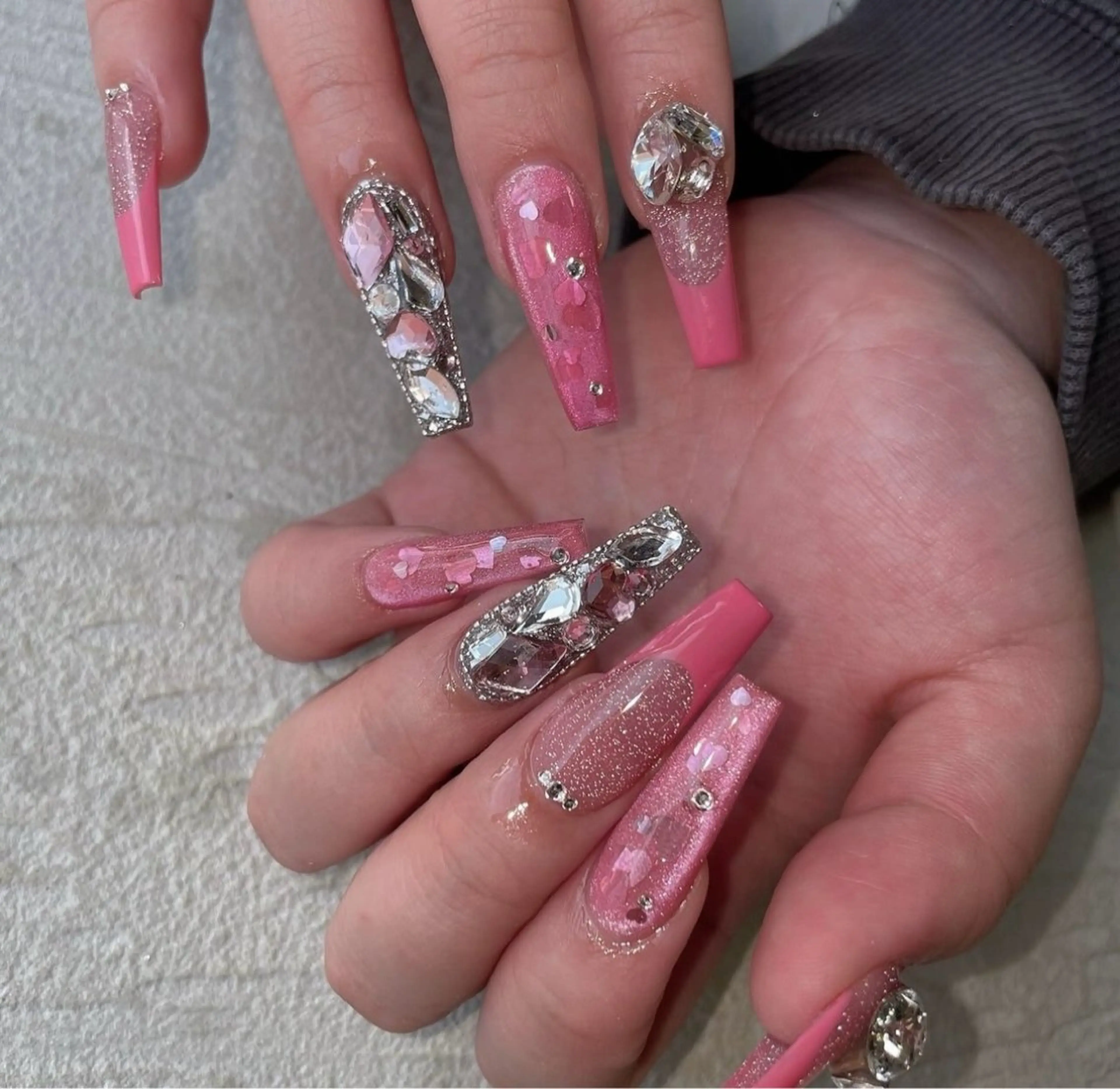 ネイル グラデーション キラキラネイル ワンカラーネイル 冬ネイル Jenn Nail Salonのネイルデザイン