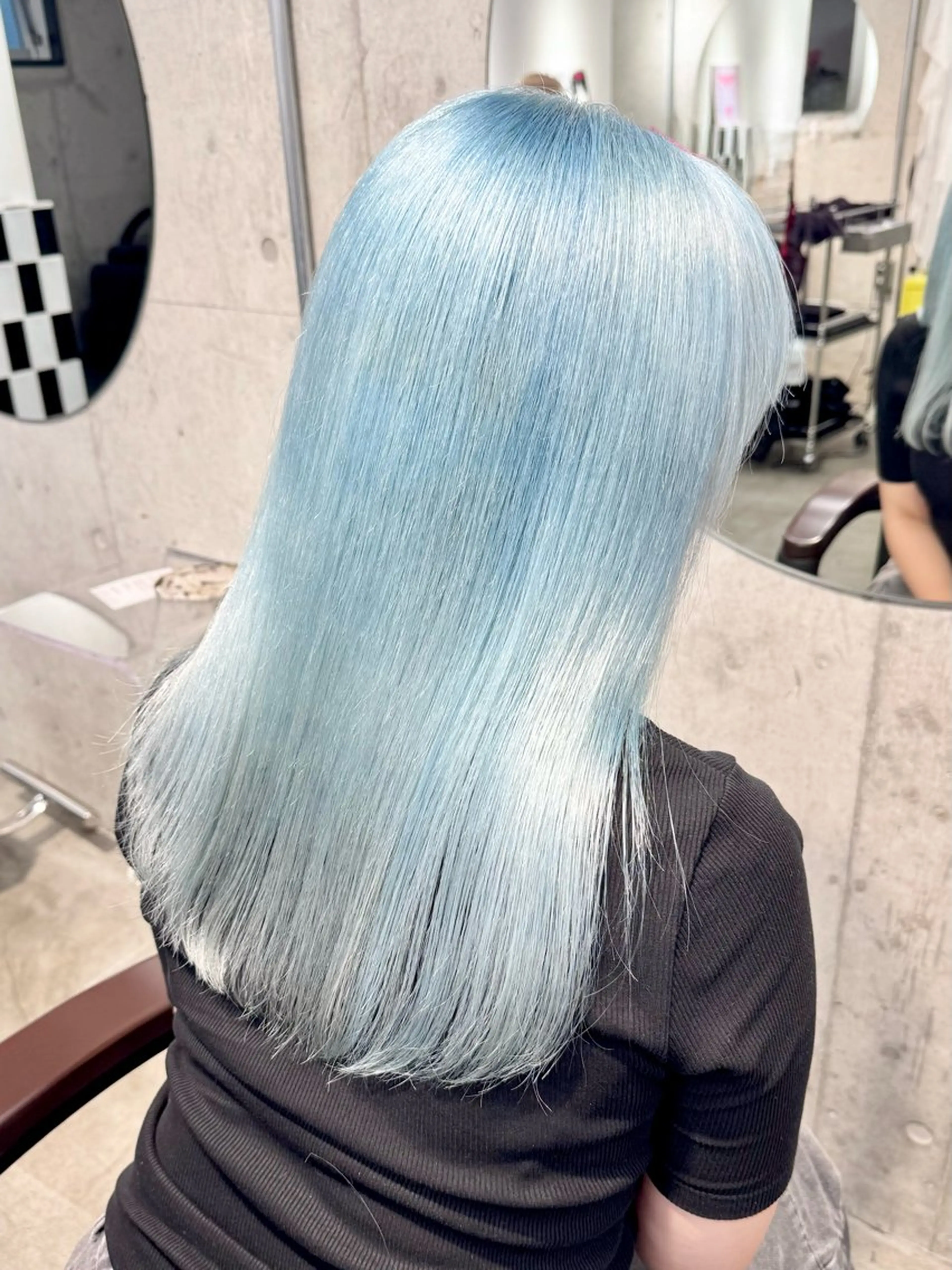 カラー 漆畑 莉奈のヘアスタイル