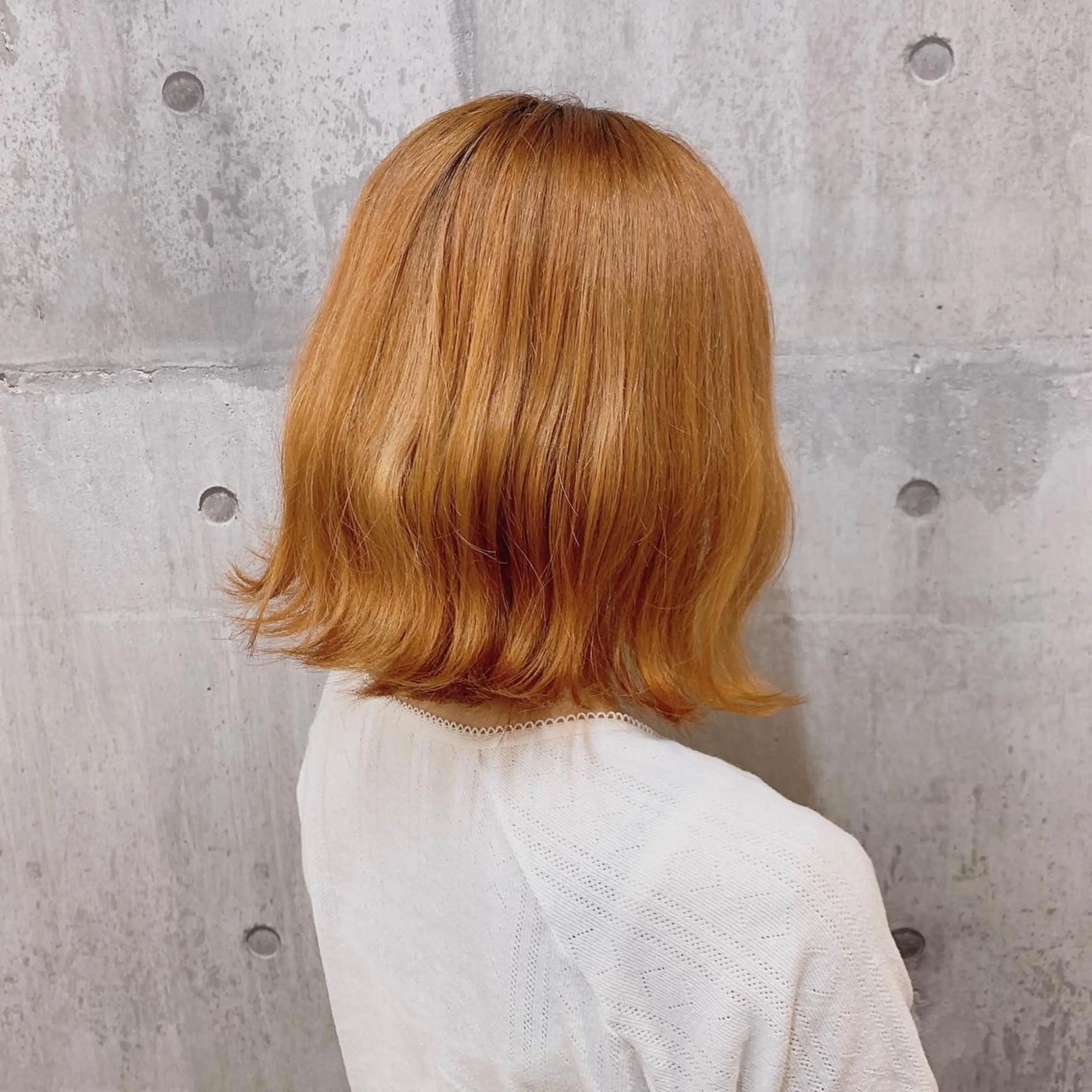 ミディアム カラー ブリーチ オレンジ いとう りょうたのヘアスタイル