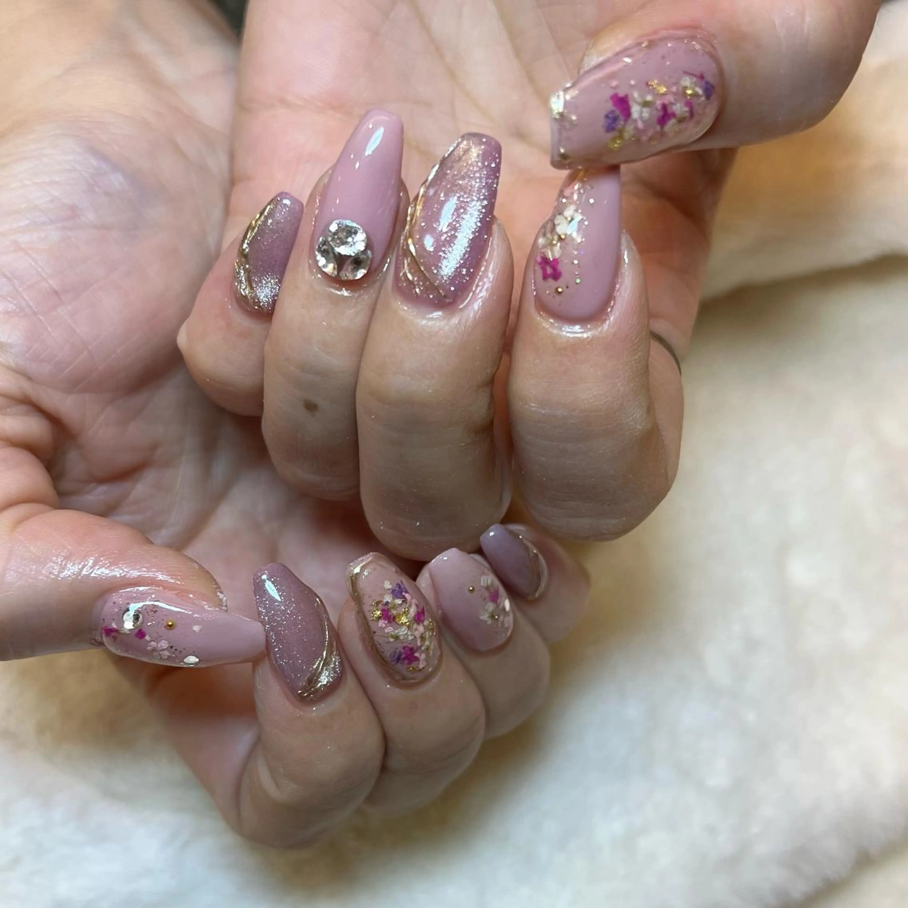 ネイル ハンドネイル 河野 弥月のネイルデザイン