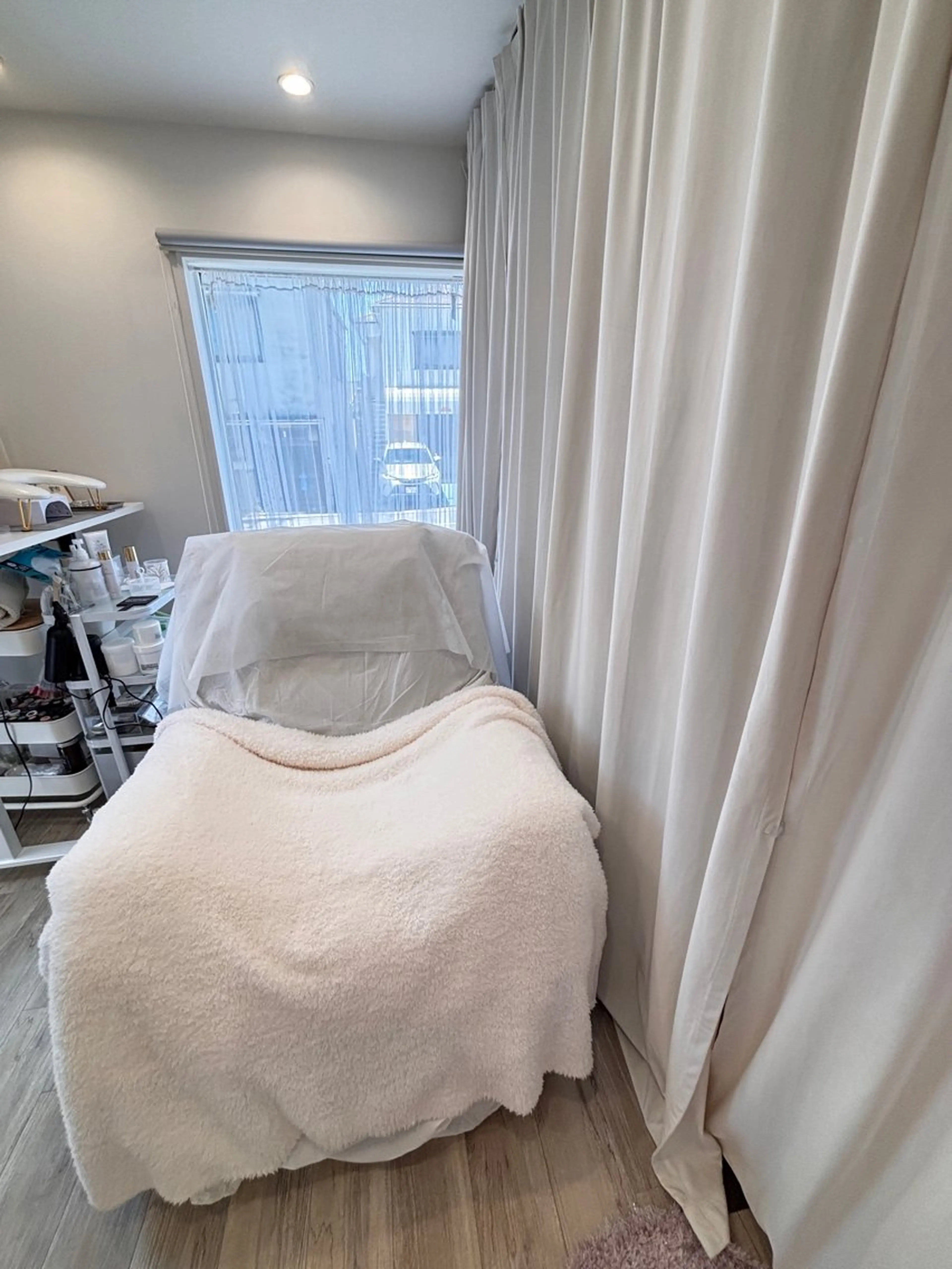 AIMER所属・AIMER アイブロウ／エステのネイルデザイン