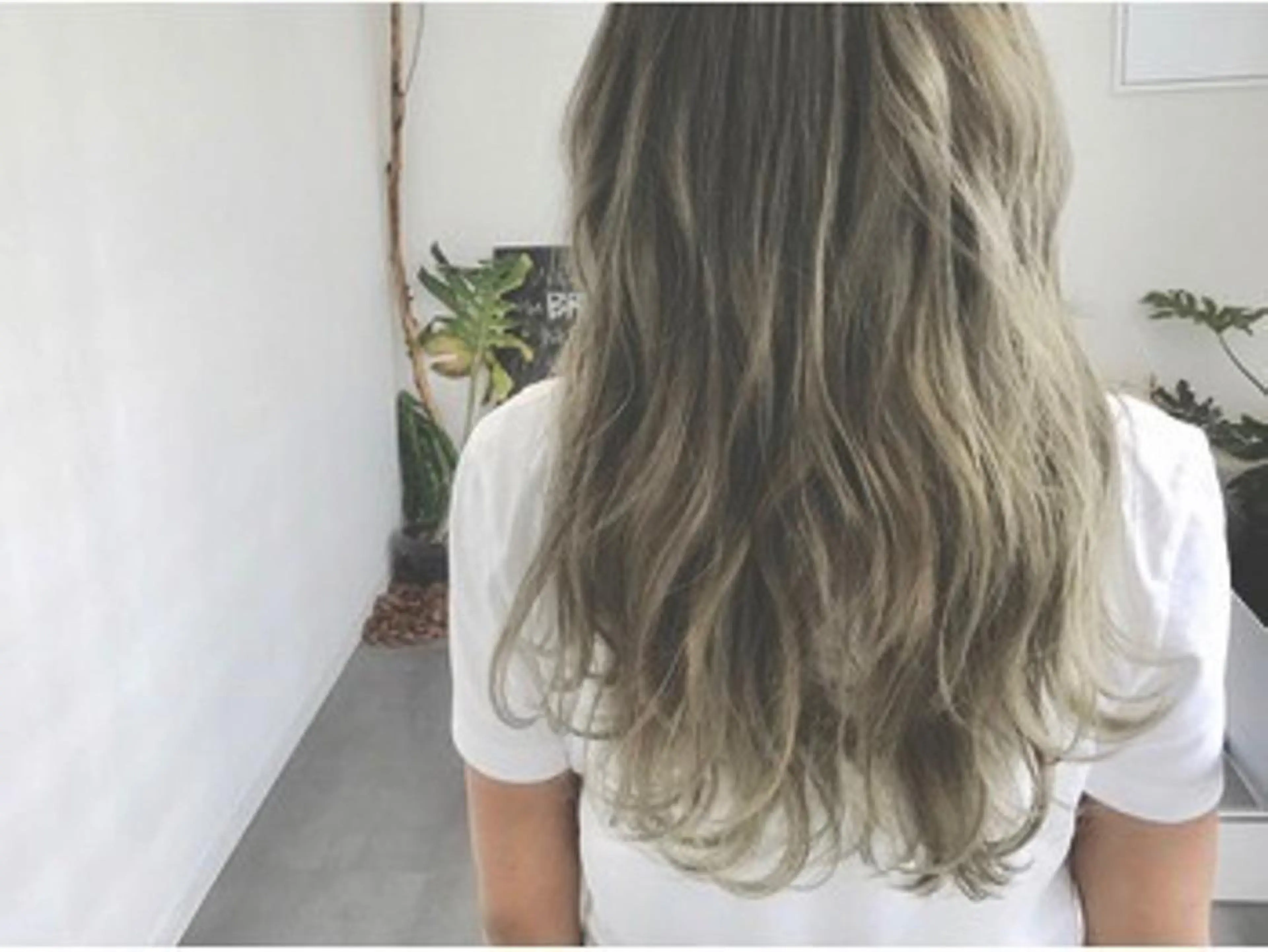 ロング 外国人風カラー ハイライト the BRIDGE hair salonのヘアスタイル