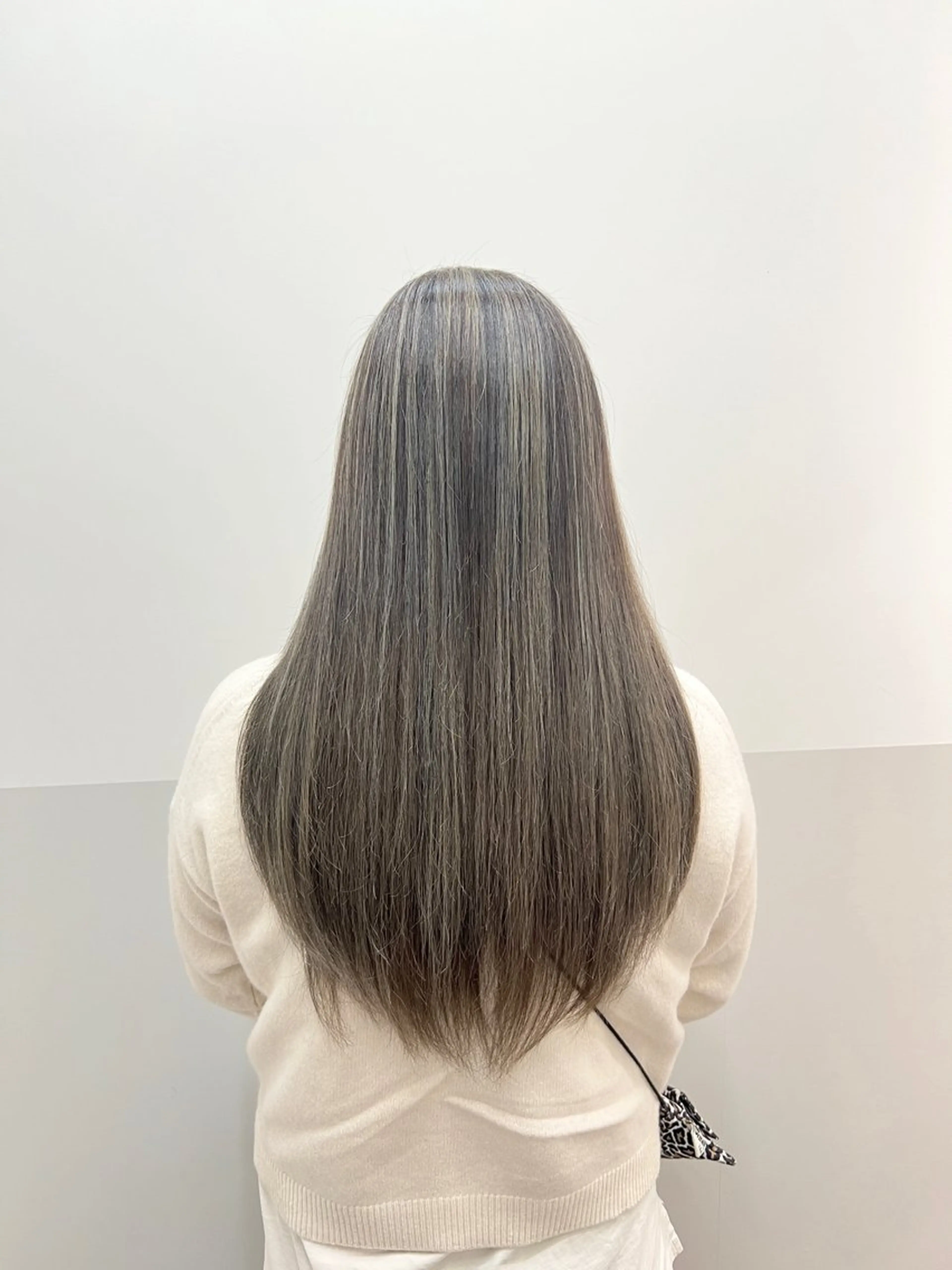 ロング カラー ヘアアレンジ ベージュカラー ブリーチ ハイライトカラー ホワイトベージュ ハイライト カット ヘアカラー SALOWIN川崎所属・似合わせレイヤー/ 美髪縮毛矯正/ミナエのヘアスタイル