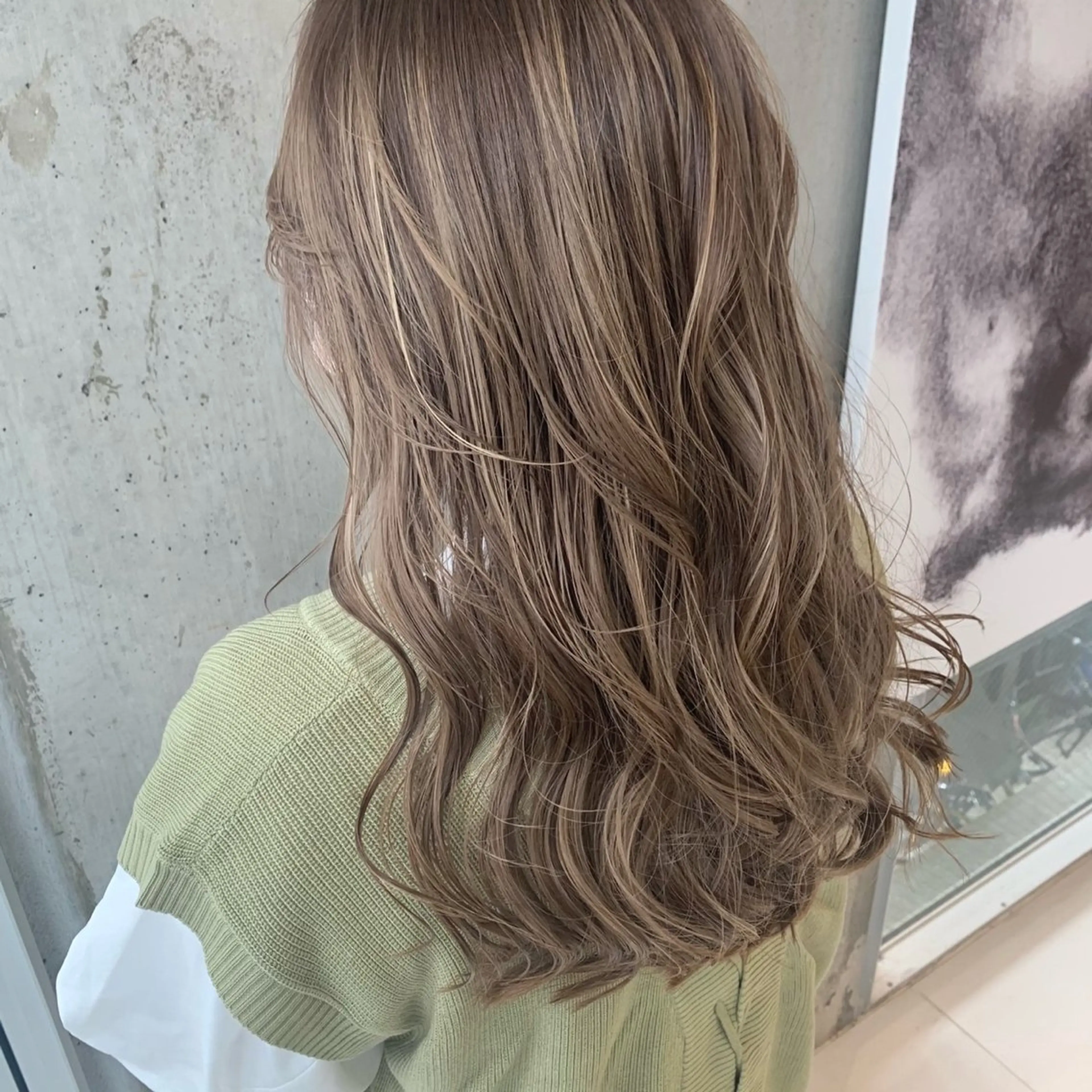 セミロング カラー ベージュカラー ブリーチ ハイトーンカラー kopje所属・コバヤシ リョウのヘアスタイル