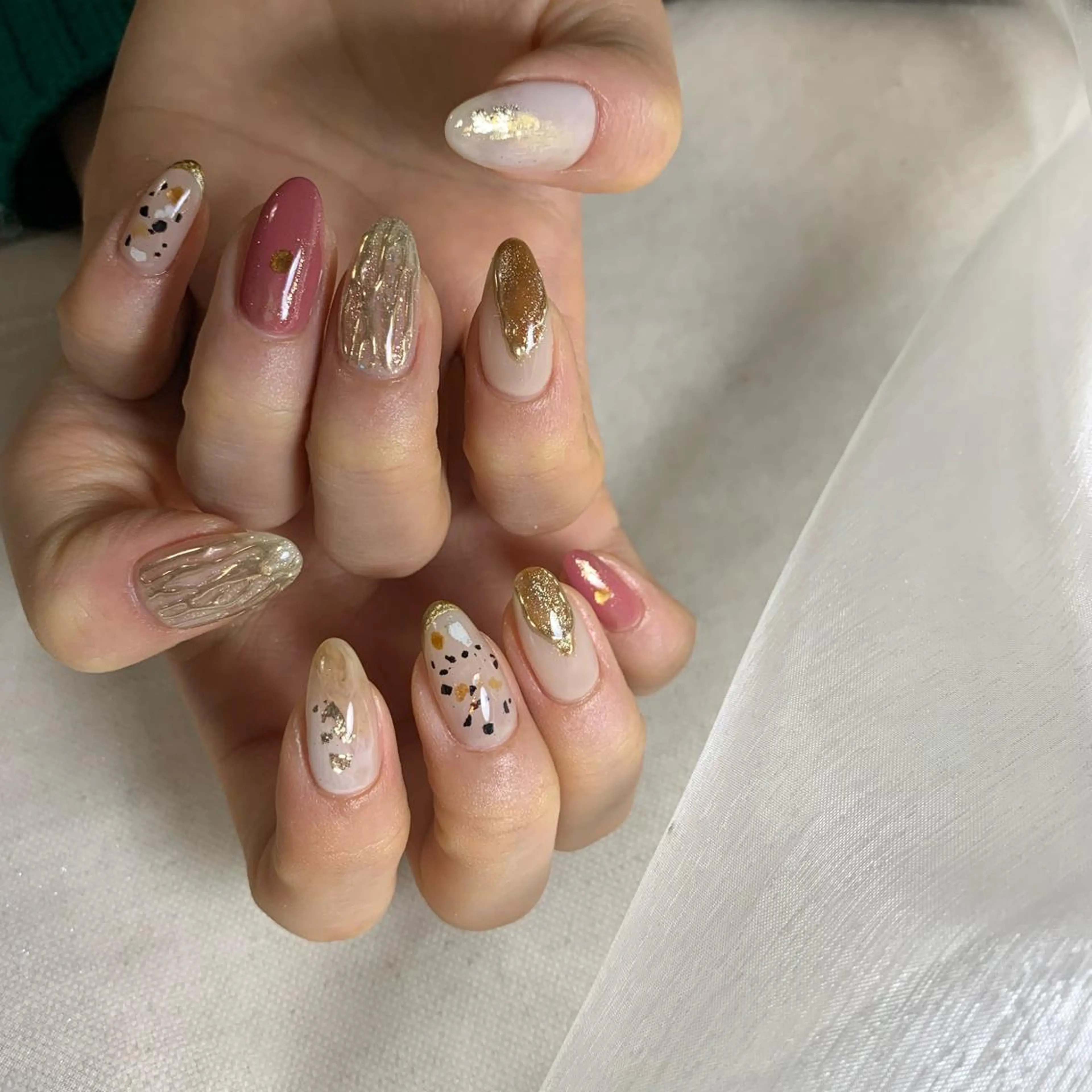 ネイル ハンドネイル repos~ルポ~所属・里見 麗のネイルデザイン