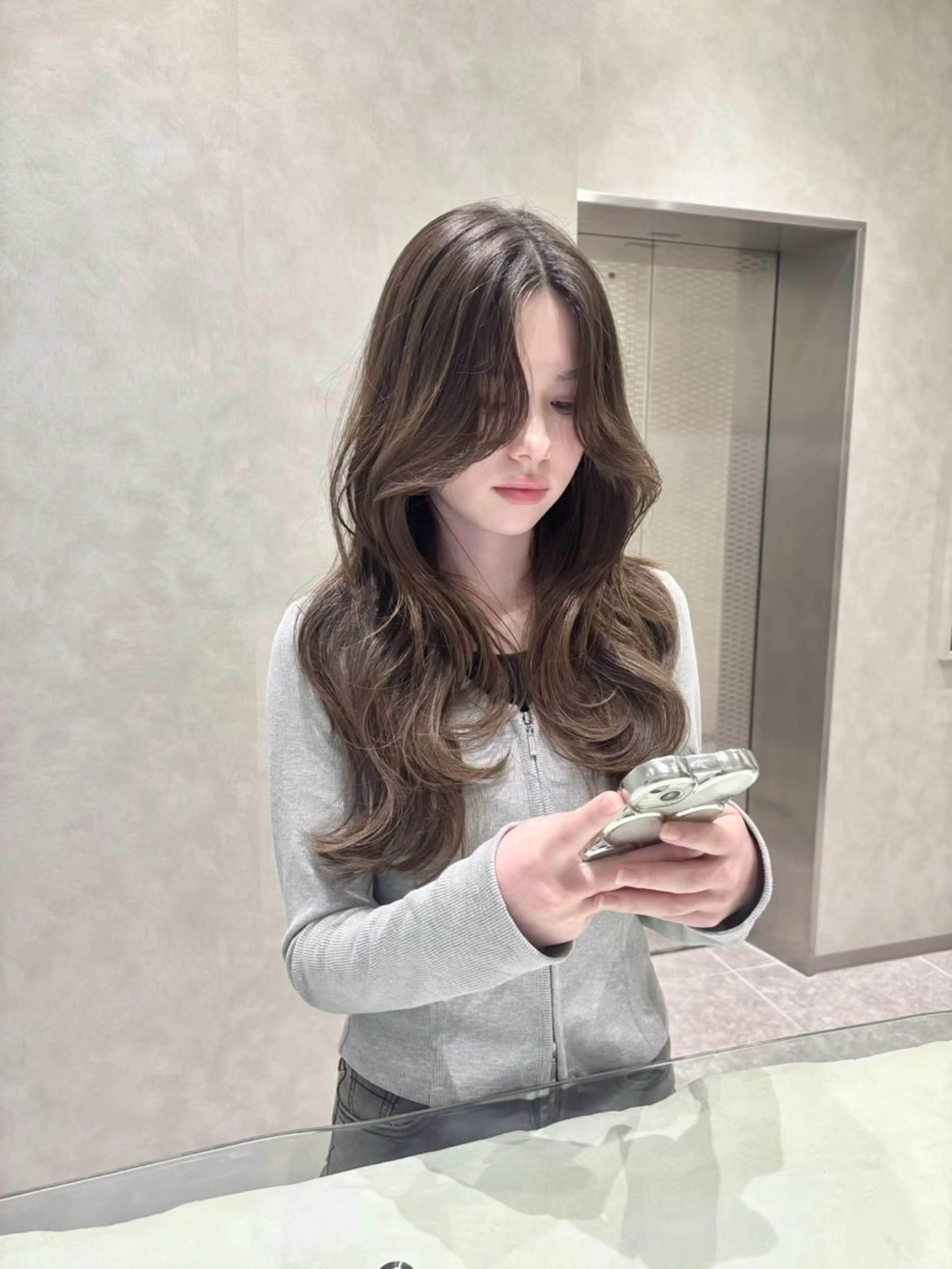 ロング カラー ハッシュカット レイヤーカット ウルフカット カット ヘアカラー トリートメント SALOWIN 札幌大通り店所属・🏆ウルフ/レイヤー 指名No.1山口圭佑のヘアスタイル