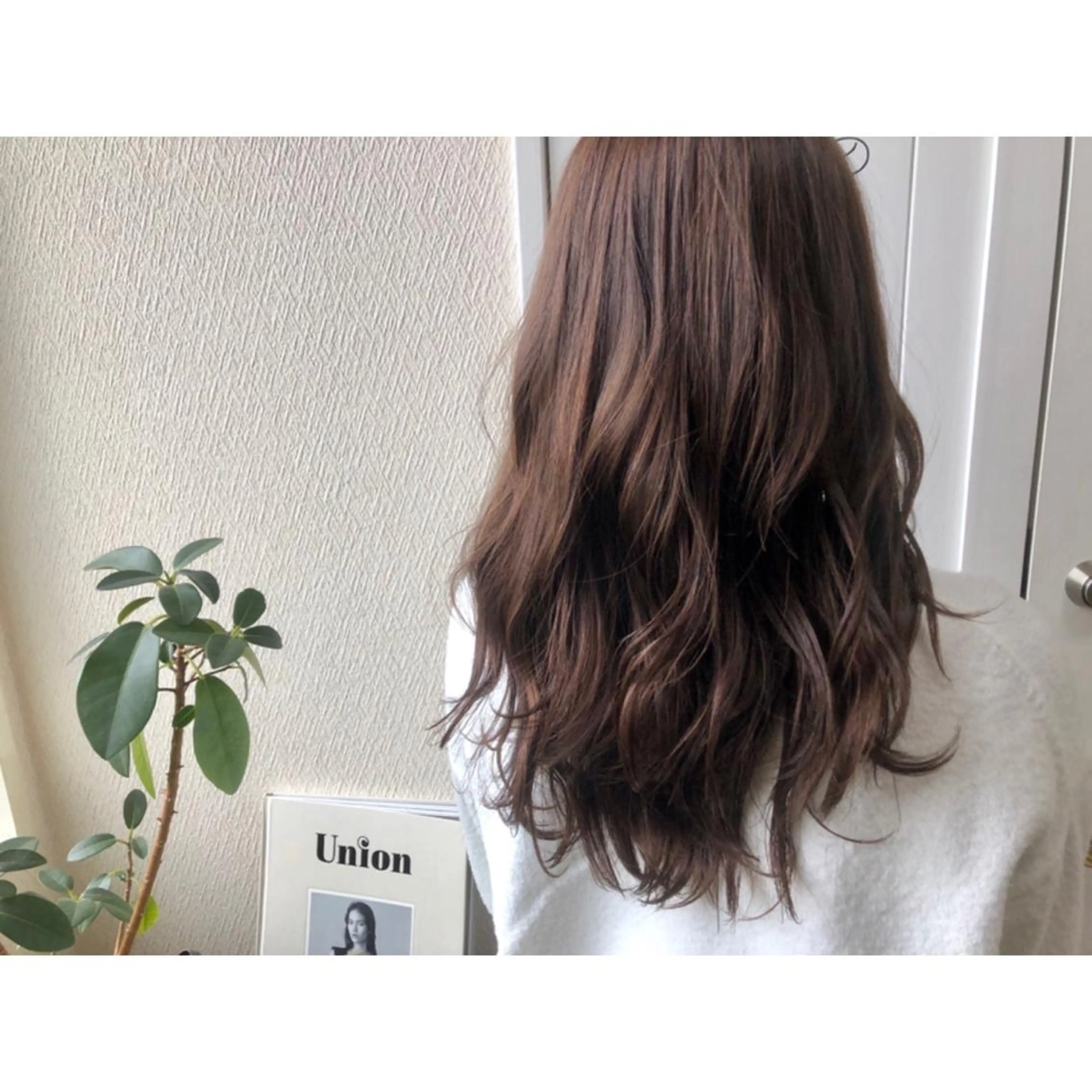 ロング カラー ベージュカラー ブリーチ 透明感カラー ハイトーンカラー ミルクティーベージュ 江上拓郎/ショート /酸性ストレートのヘアスタイル