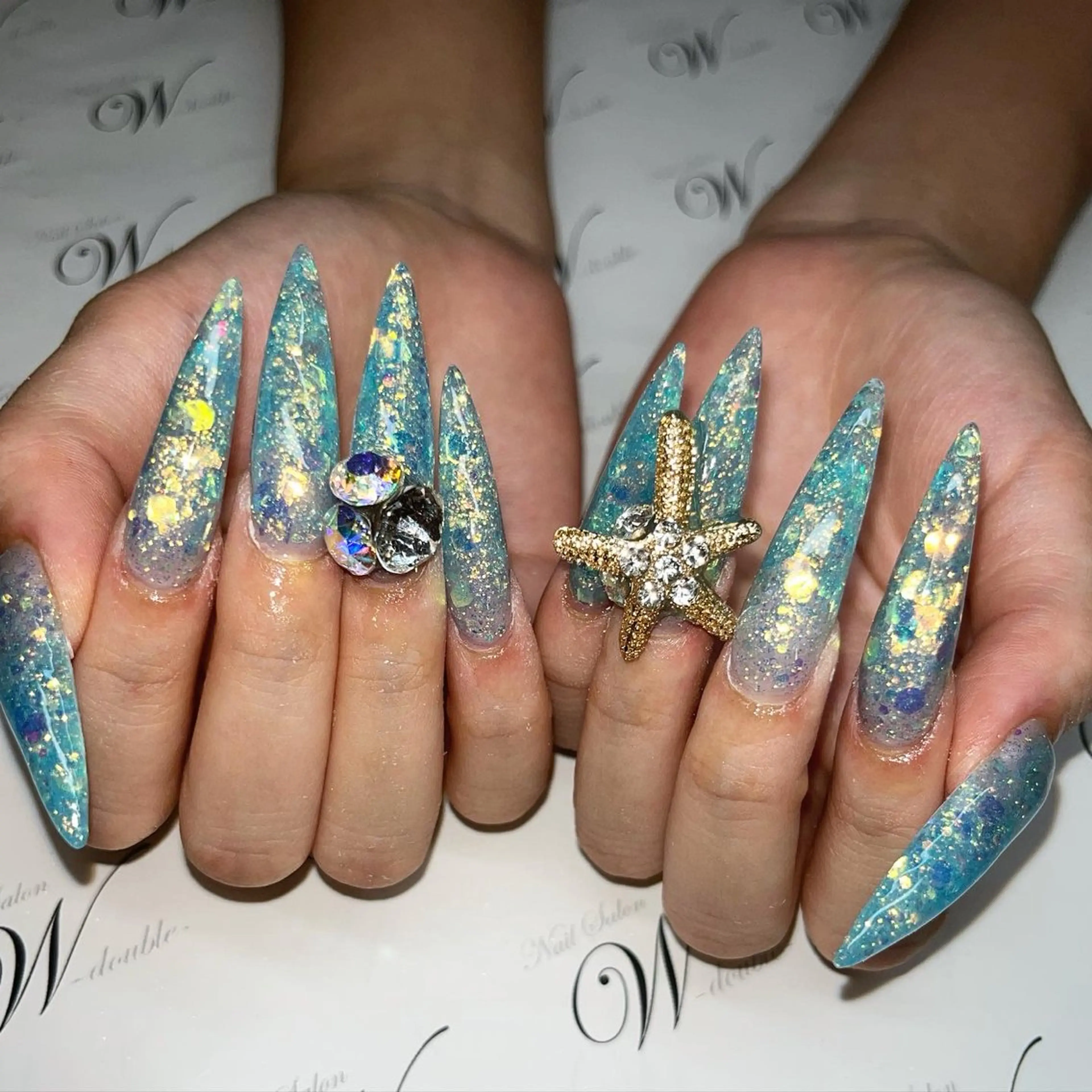 ロング ロング ハンドネイル ネイルサロン ダブルのネイルデザイン