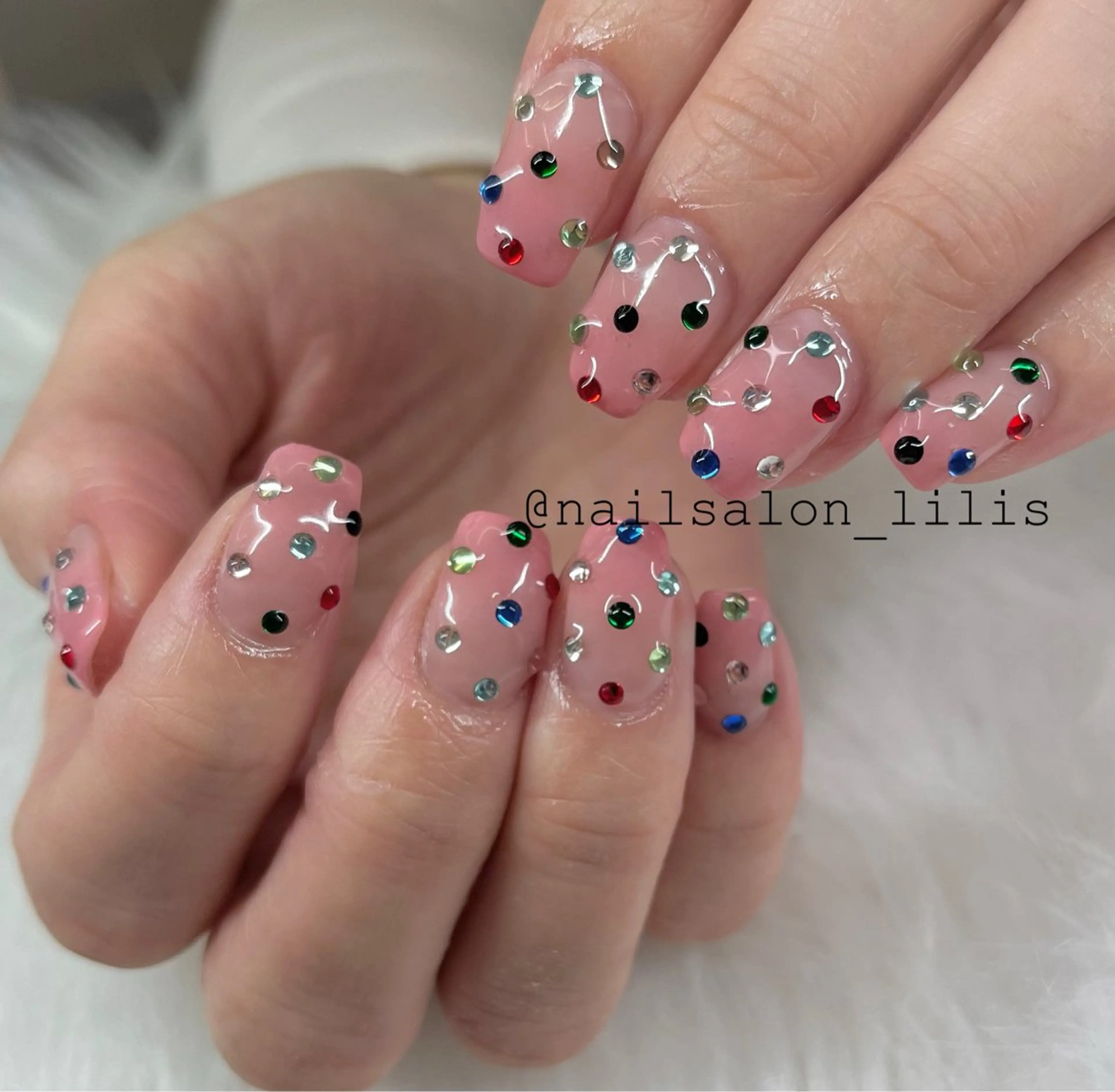 ネイル ストーンネイル ハンドネイル nailsalon lilis所属・nailsalon Lilisのネイルデザイン