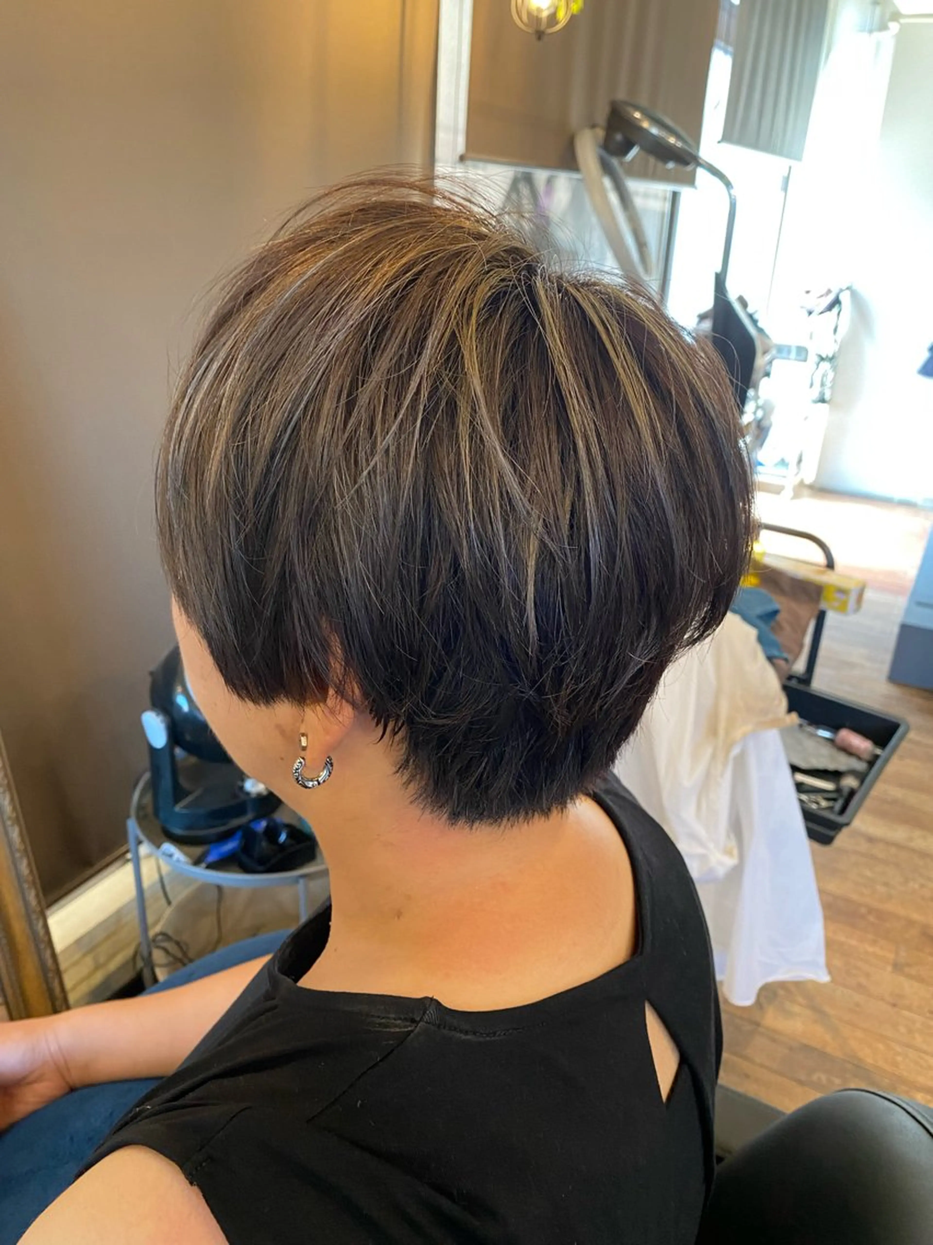 ショート ショートボブ ボブ ハイライト ショートヘア hair＆design Navy所属・吉川 眞之亮のヘアスタイル