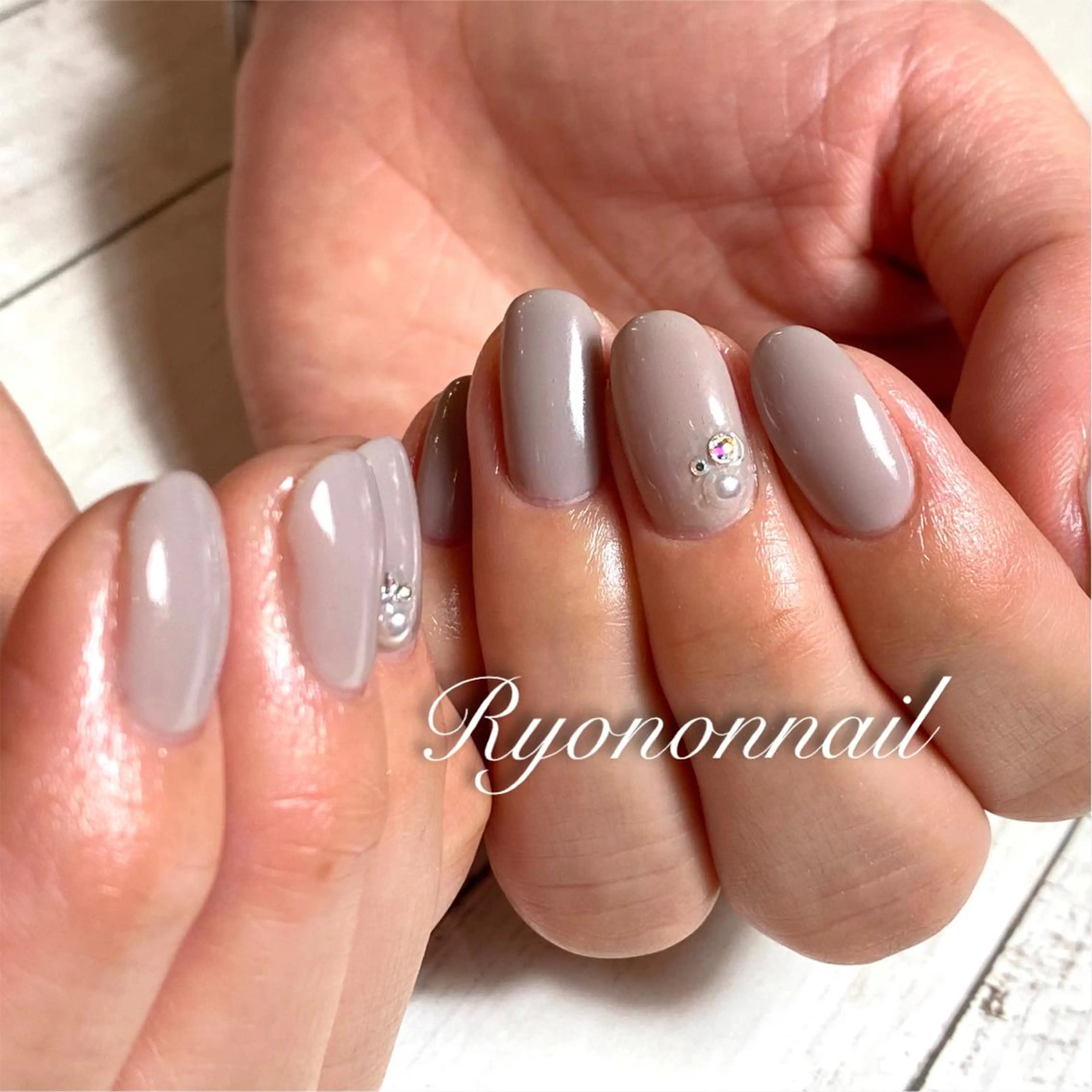 ネイル ストーンネイル Ryononnail(リョノンネイル)所属・Ryononnail 上谷典子のネイルデザイン