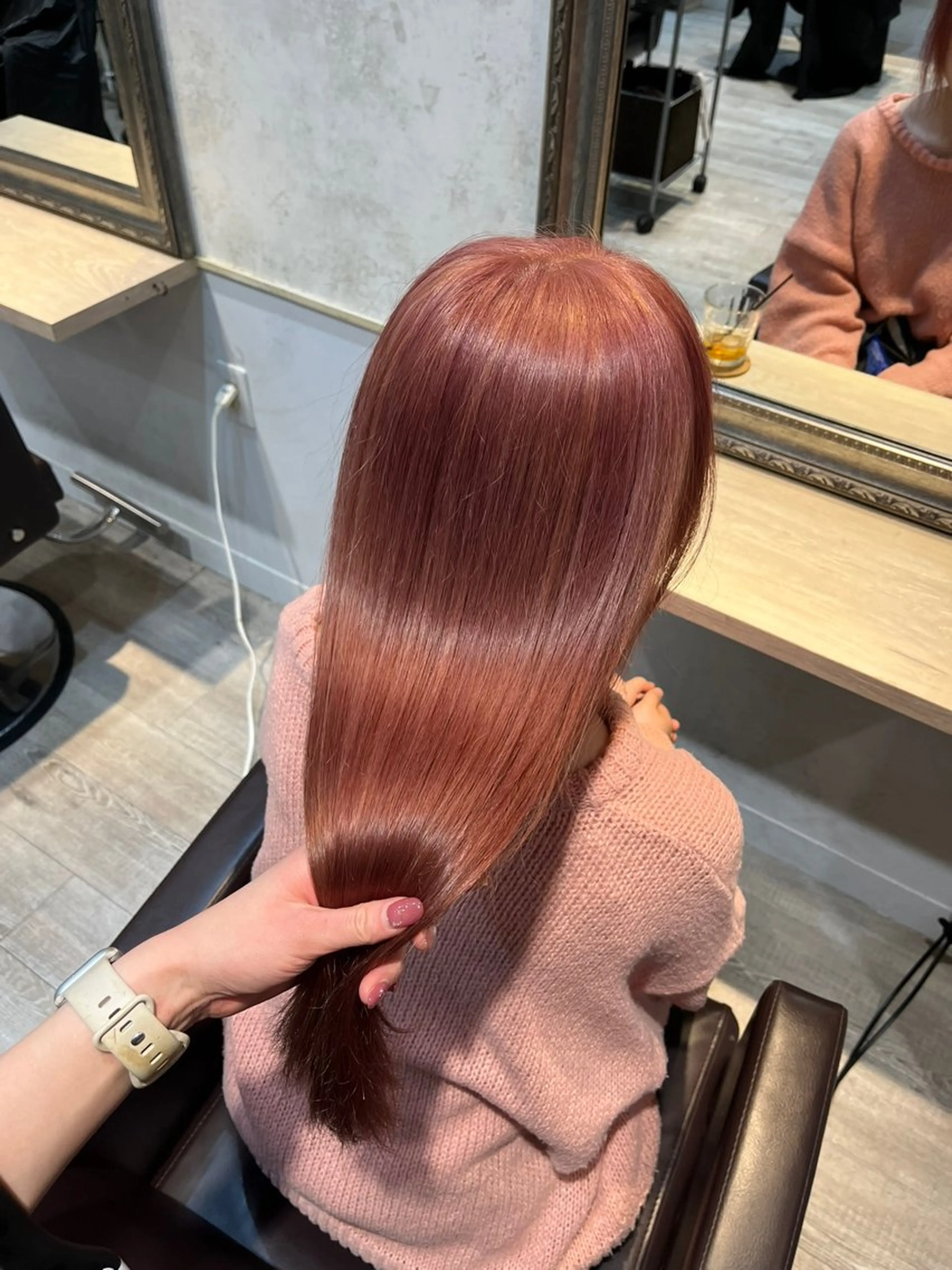 ロング カラー ブリーチ ピンクカラー ヘアカラー Lutia新宿　せき ゆうみのヘアスタイル