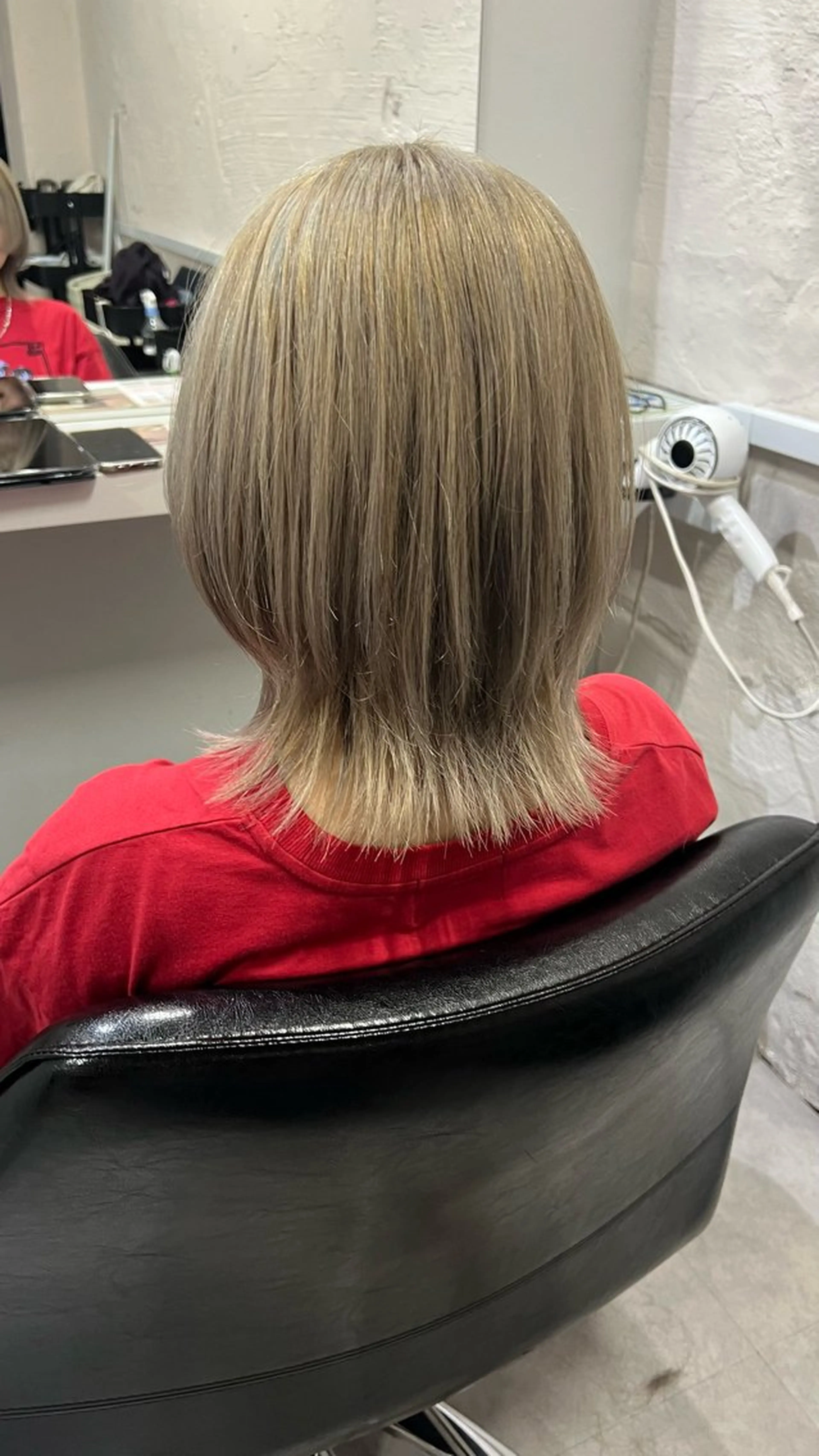 ミディアム カラー ハイトーンカラー ウルフカット カット ヘアカラー 🎀tokute ナオ🧸のヘアスタイル